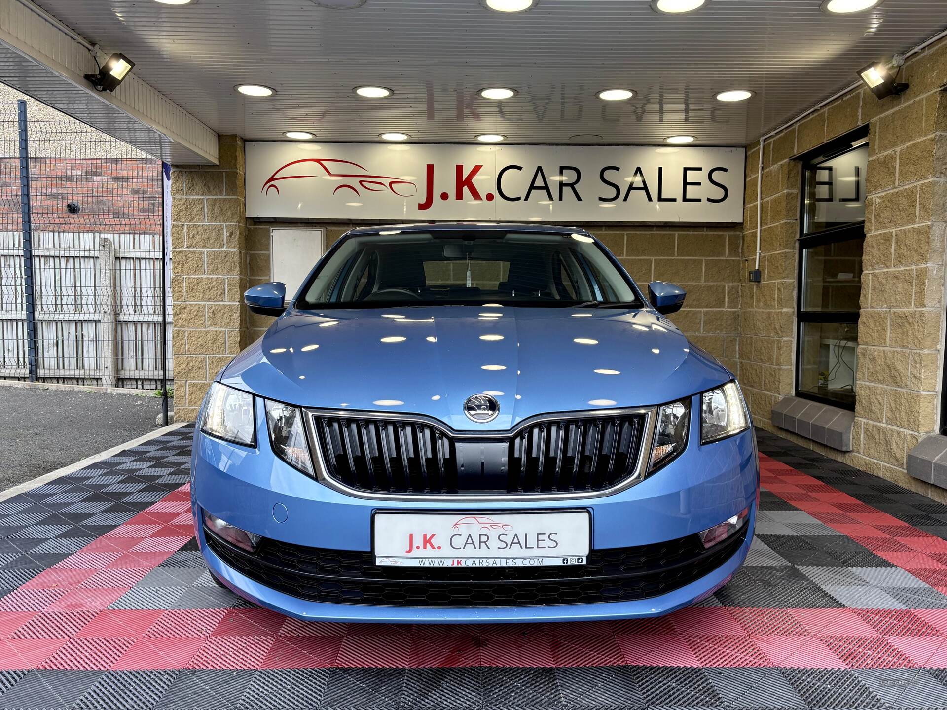Car Thumbnail 6