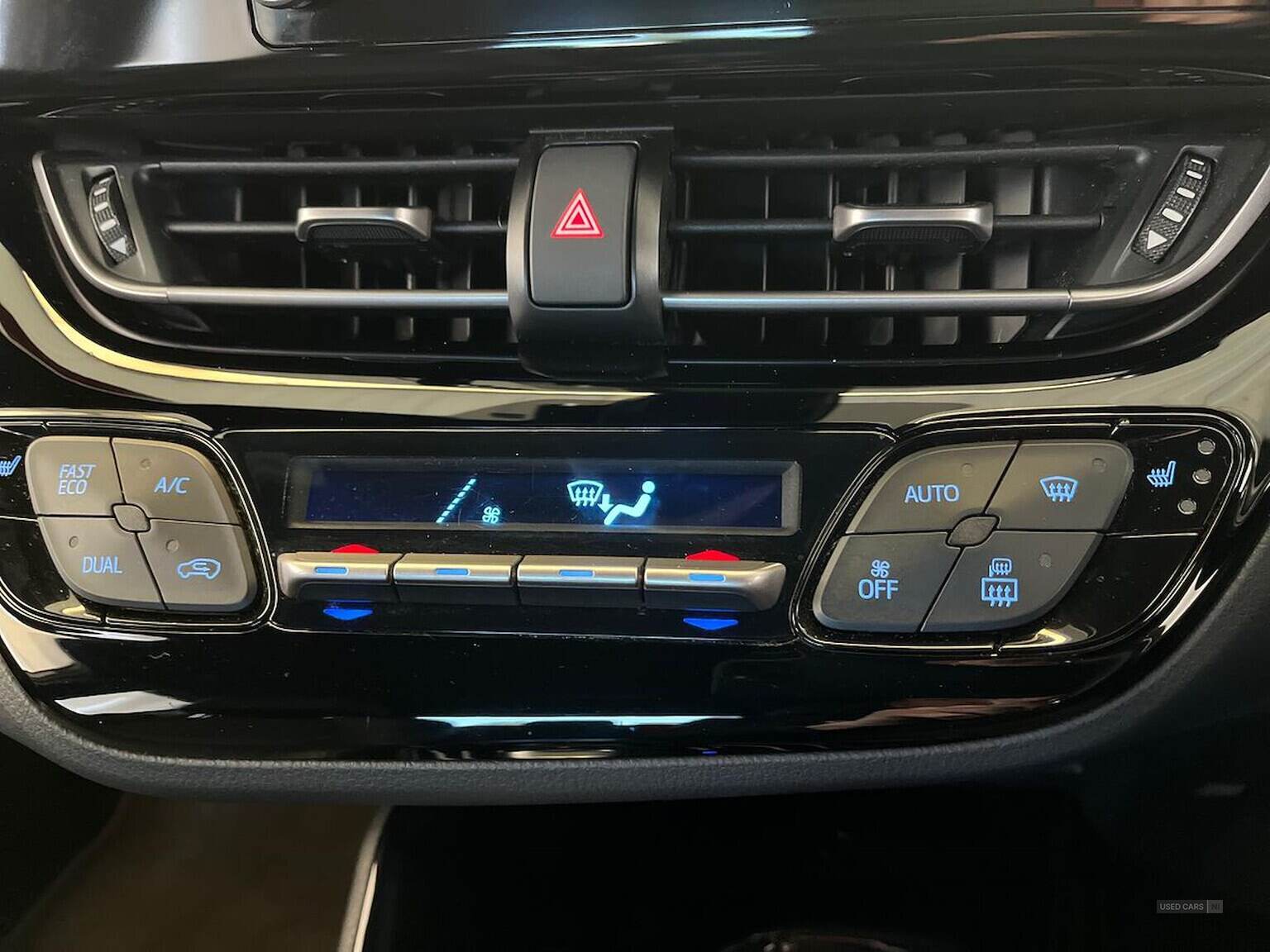 Jan 2020 Toyota C-HR 2.0 Hybrid Dynamic 5Dr Cvt
