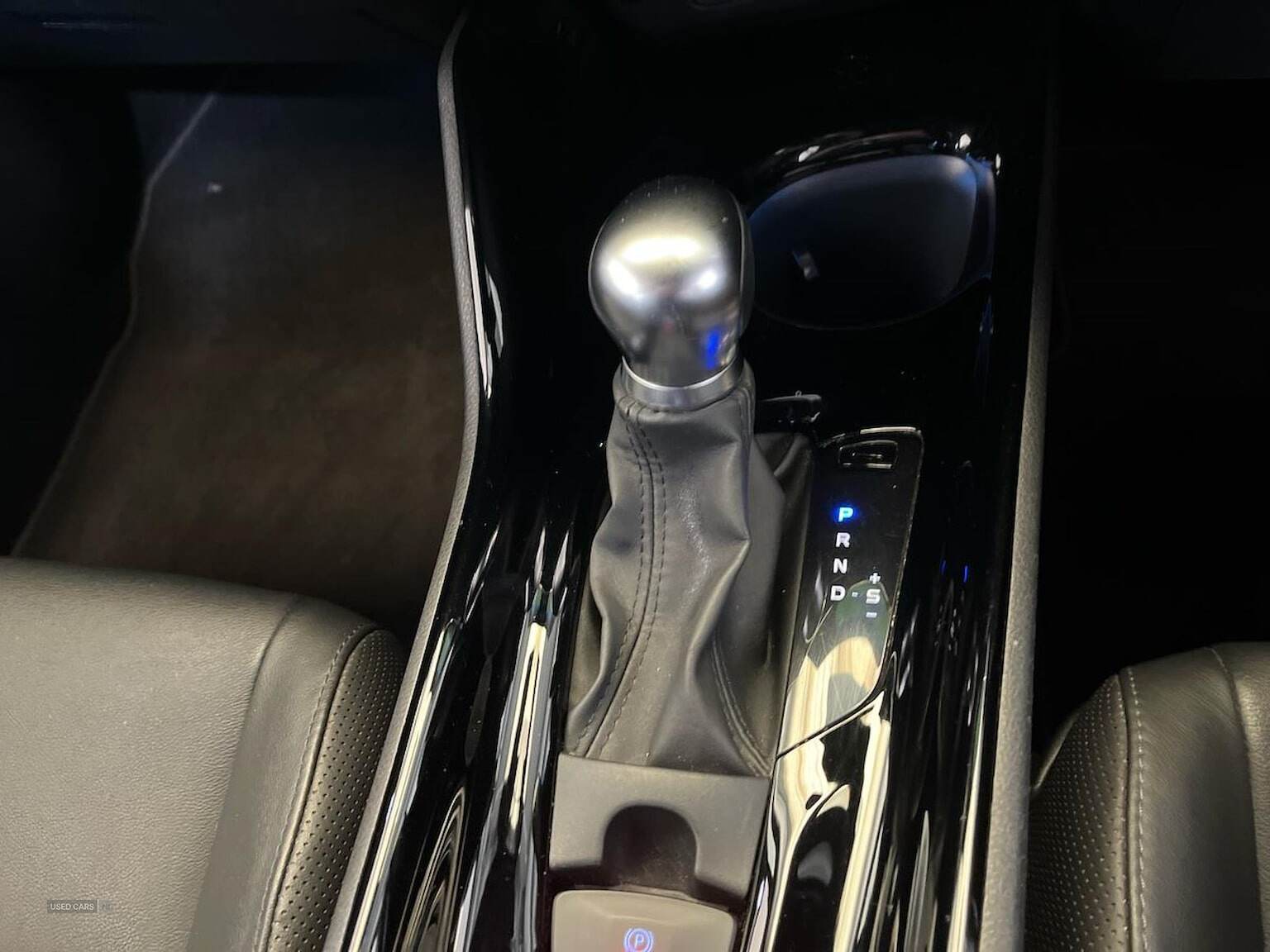 Jan 2020 Toyota C-HR 2.0 Hybrid Dynamic 5Dr Cvt