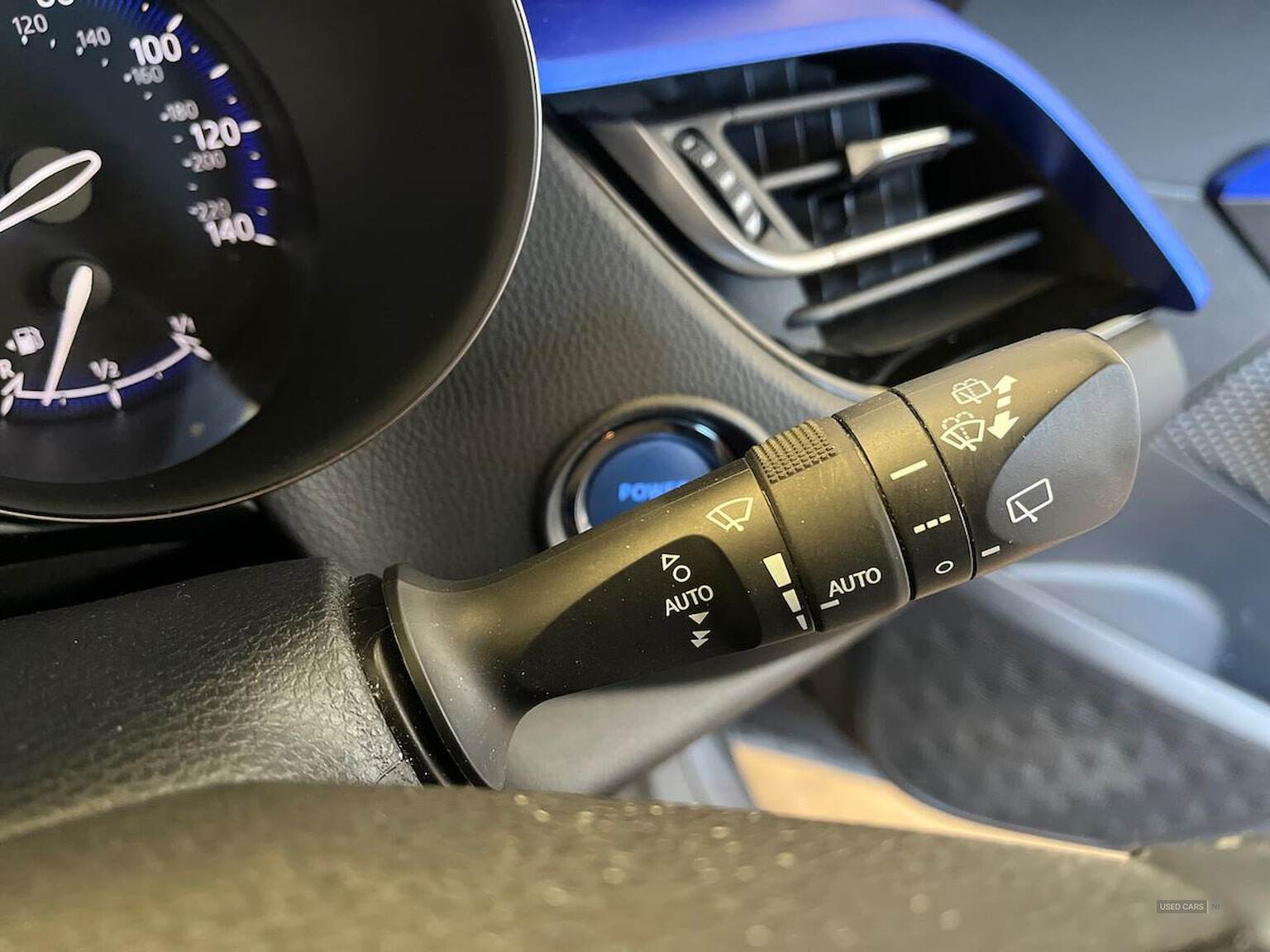 Jan 2020 Toyota C-HR 2.0 Hybrid Dynamic 5Dr Cvt