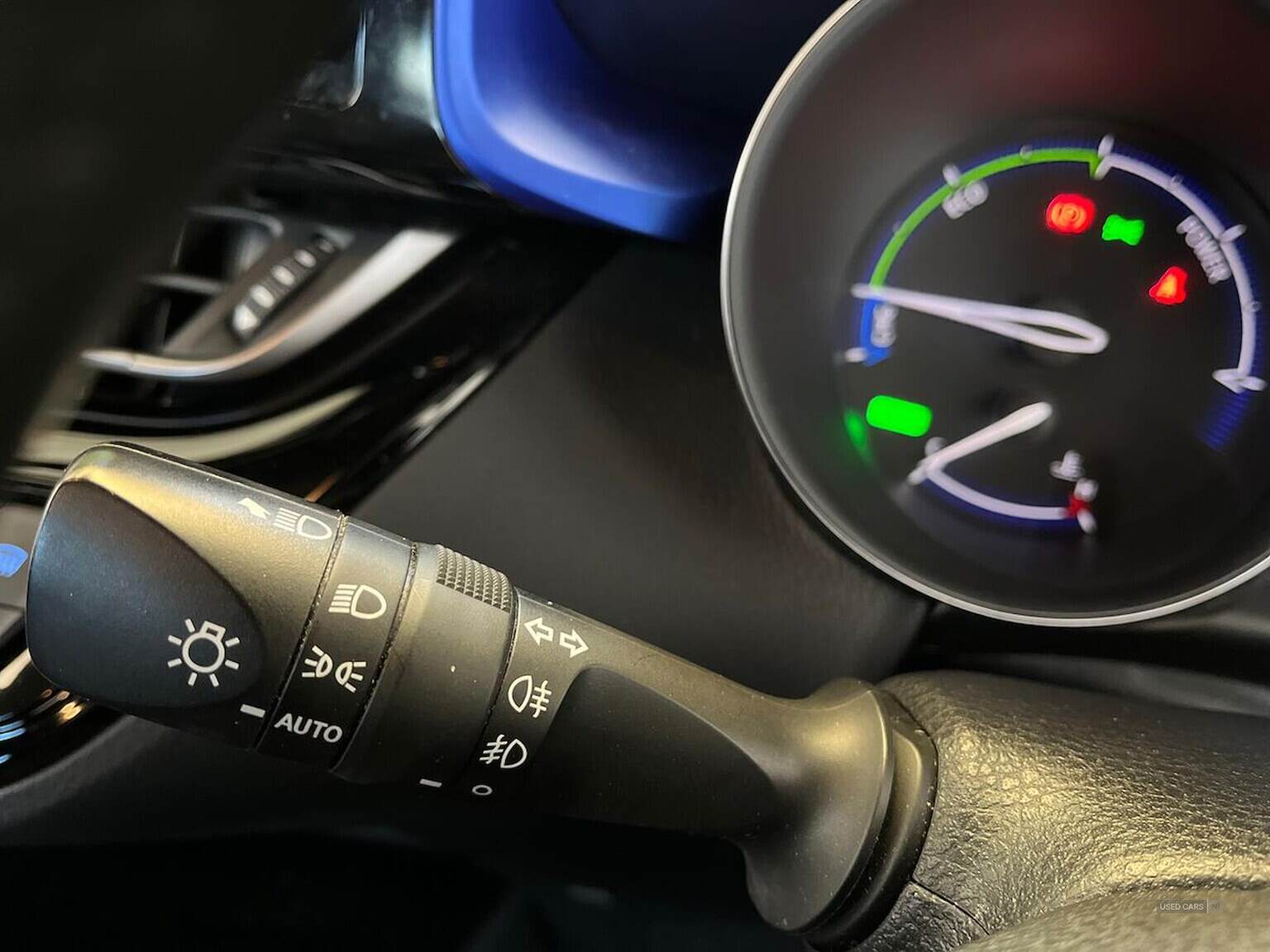 Jan 2020 Toyota C-HR 2.0 Hybrid Dynamic 5Dr Cvt