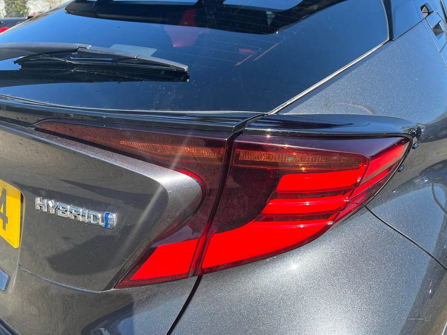 Jan 2020 Toyota C-HR 2.0 Hybrid Dynamic 5Dr Cvt