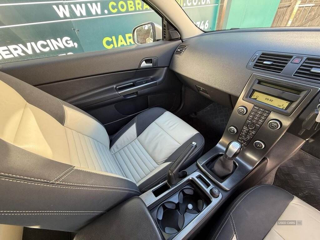 Mar 2011 Volvo C30 D2 [115] R DESIGN 3dr