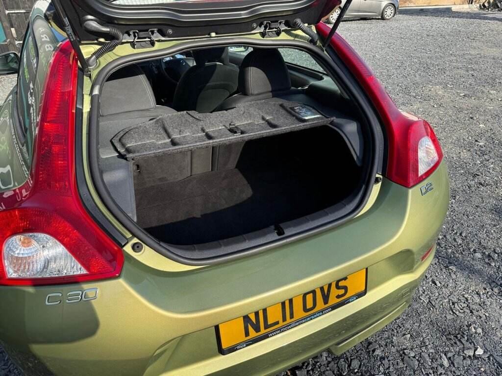 Mar 2011 Volvo C30 D2 [115] R DESIGN 3dr