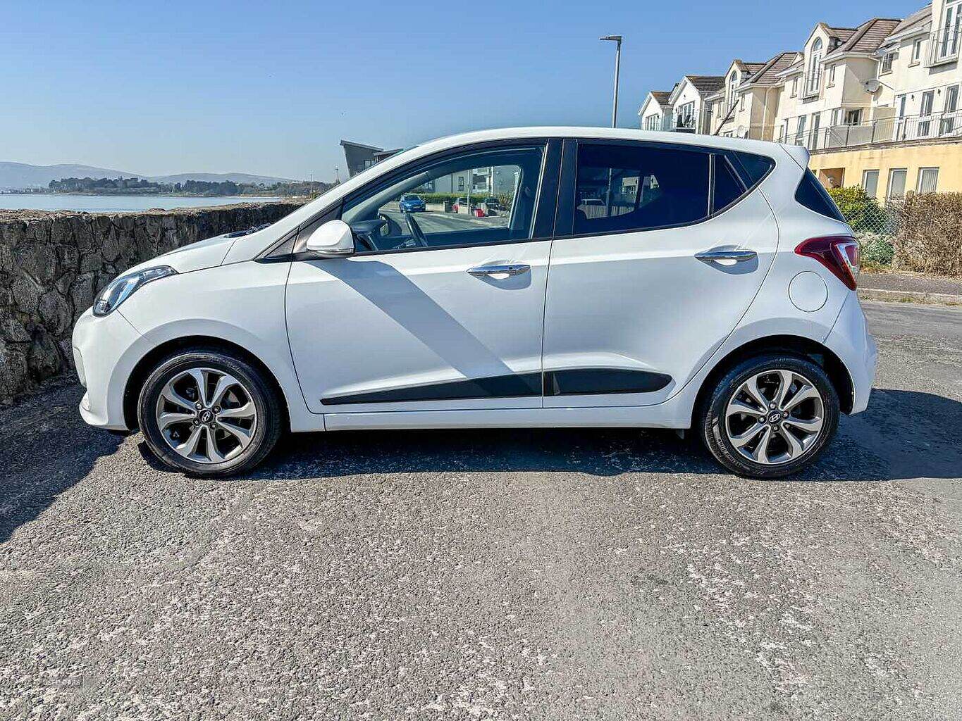 Nov 2019 Hyundai i10 1.2 Premium SE 5dr Auto