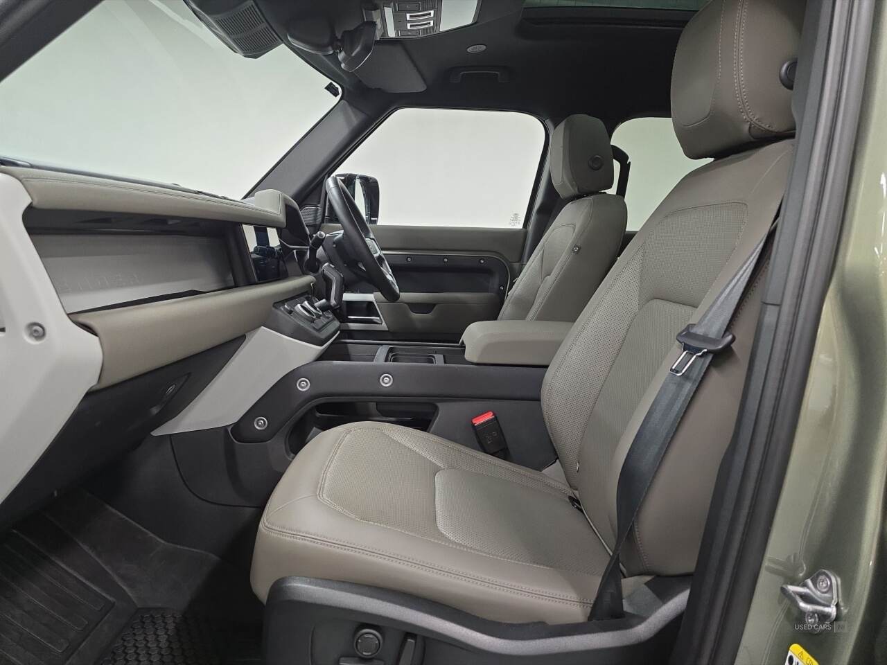 Oct 2022 Land Rover Defender 3.0 D250 X-Dynamic SE 110 5dr Auto