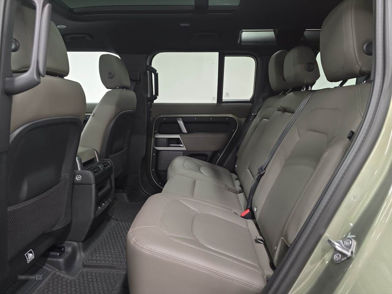 Oct 2022 Land Rover Defender 3.0 D250 X-Dynamic SE 110 5dr Auto