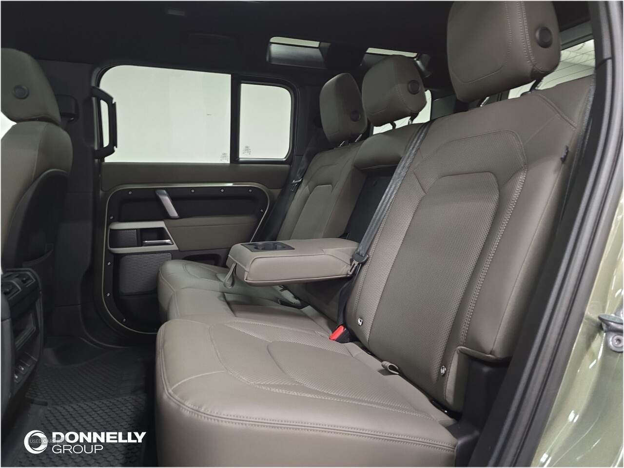 Oct 2022 Land Rover Defender 3.0 D250 X-Dynamic SE 110 5dr Auto