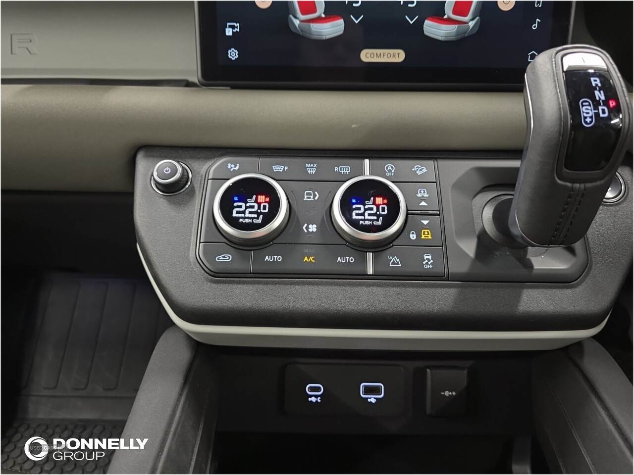 Oct 2022 Land Rover Defender 3.0 D250 X-Dynamic SE 110 5dr Auto