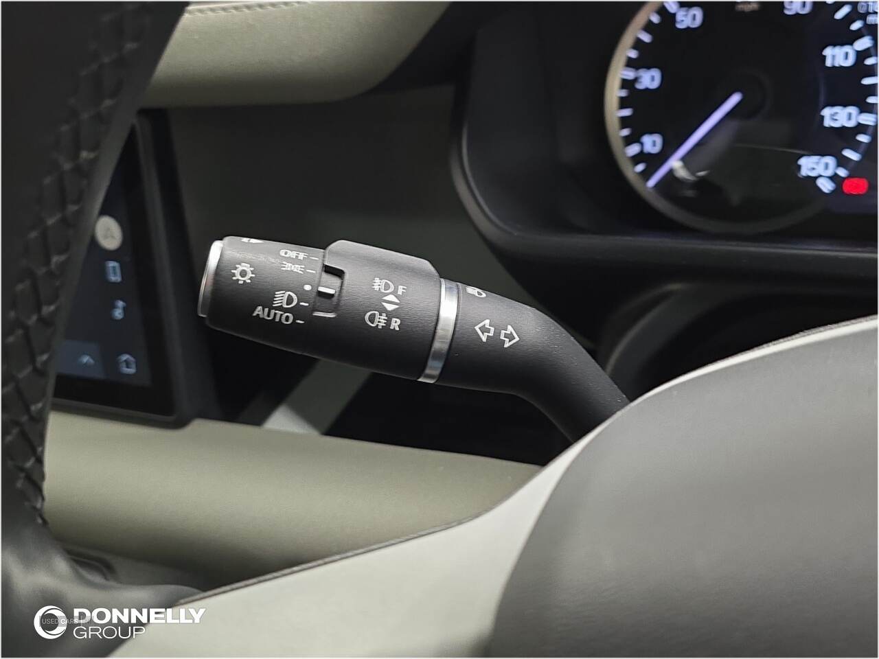 Oct 2022 Land Rover Defender 3.0 D250 X-Dynamic SE 110 5dr Auto