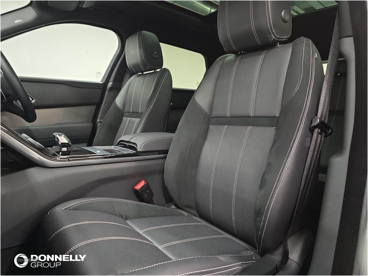 Mar 2022 Land Rover Range Rover Velar 2.0 D200 Edition 5dr Auto