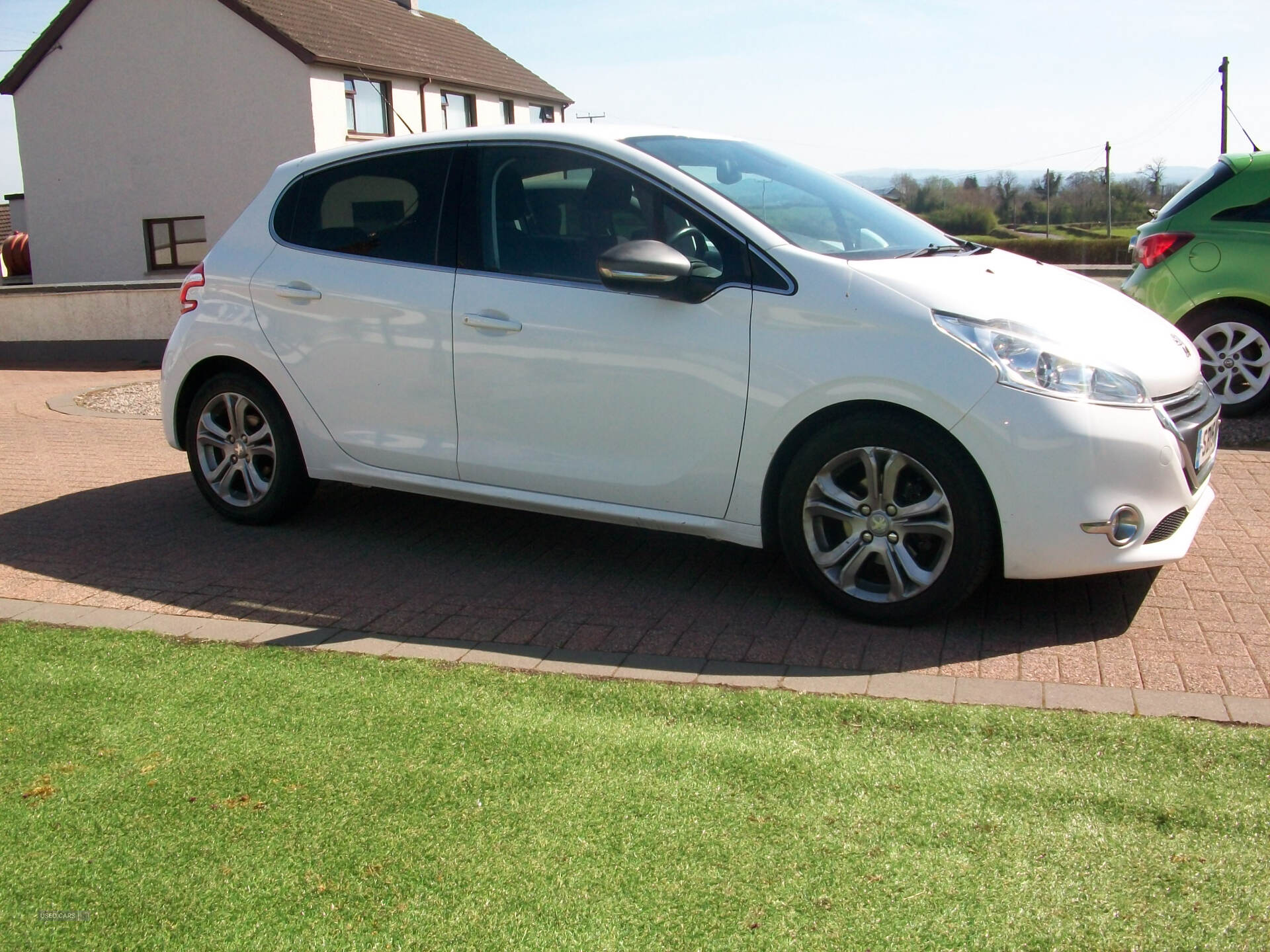 Jun 2015 Peugeot 208 1.6 e-HDi Allure 5dr
