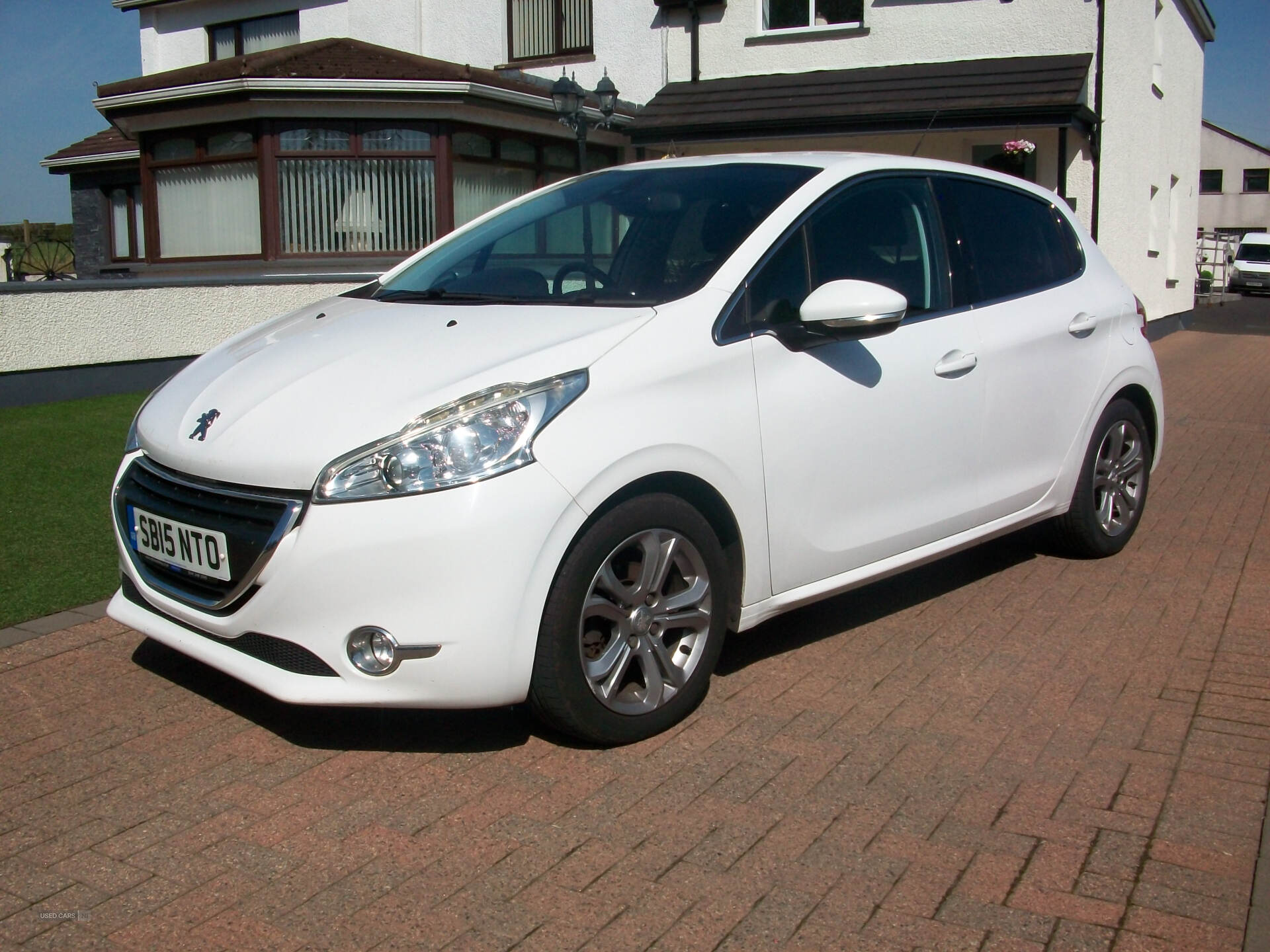 Jun 2015 Peugeot 208 1.6 e-HDi Allure 5dr