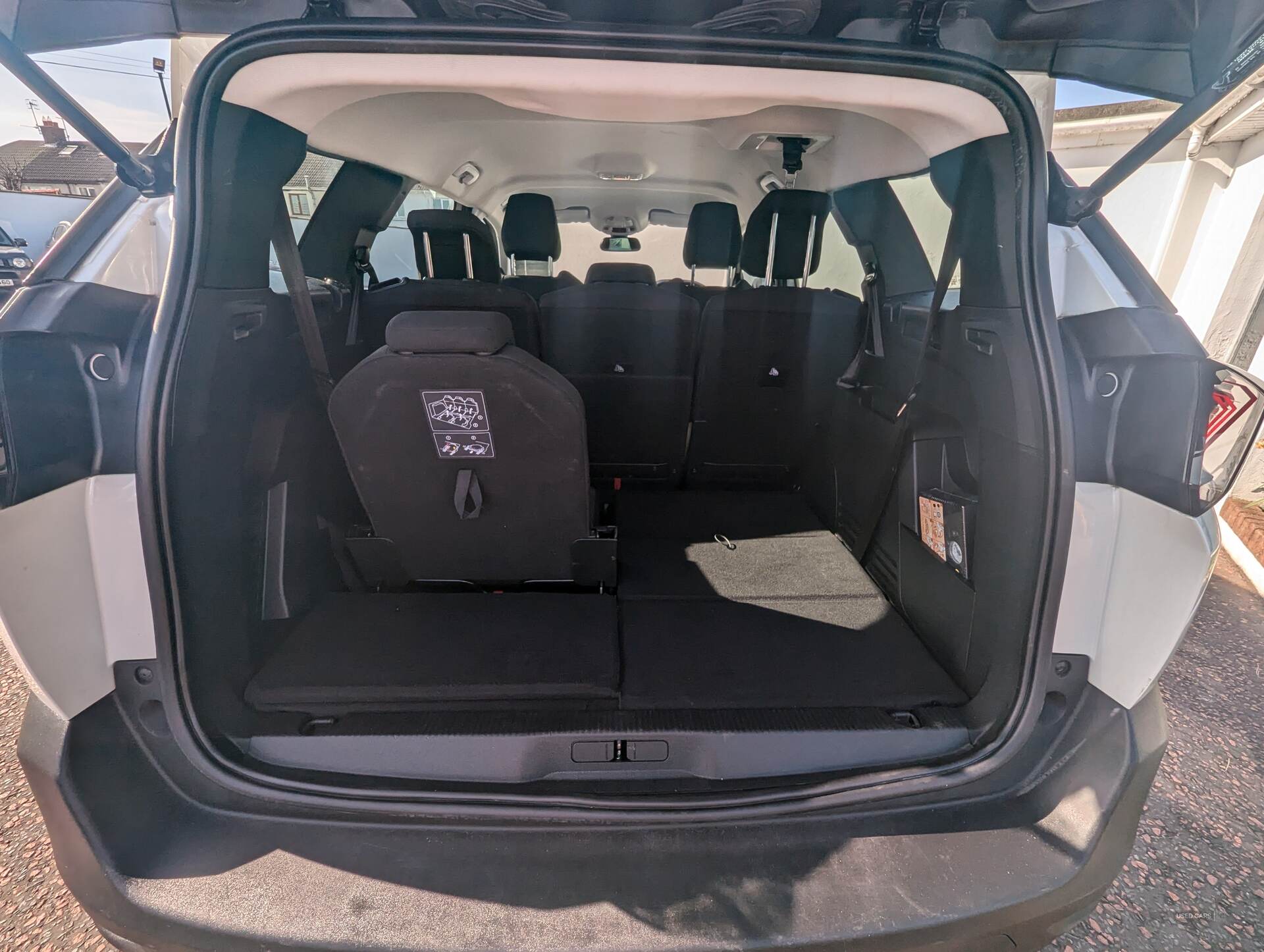Jan 2022 Peugeot 5008 1.2 PureTech Active Premium 5dr