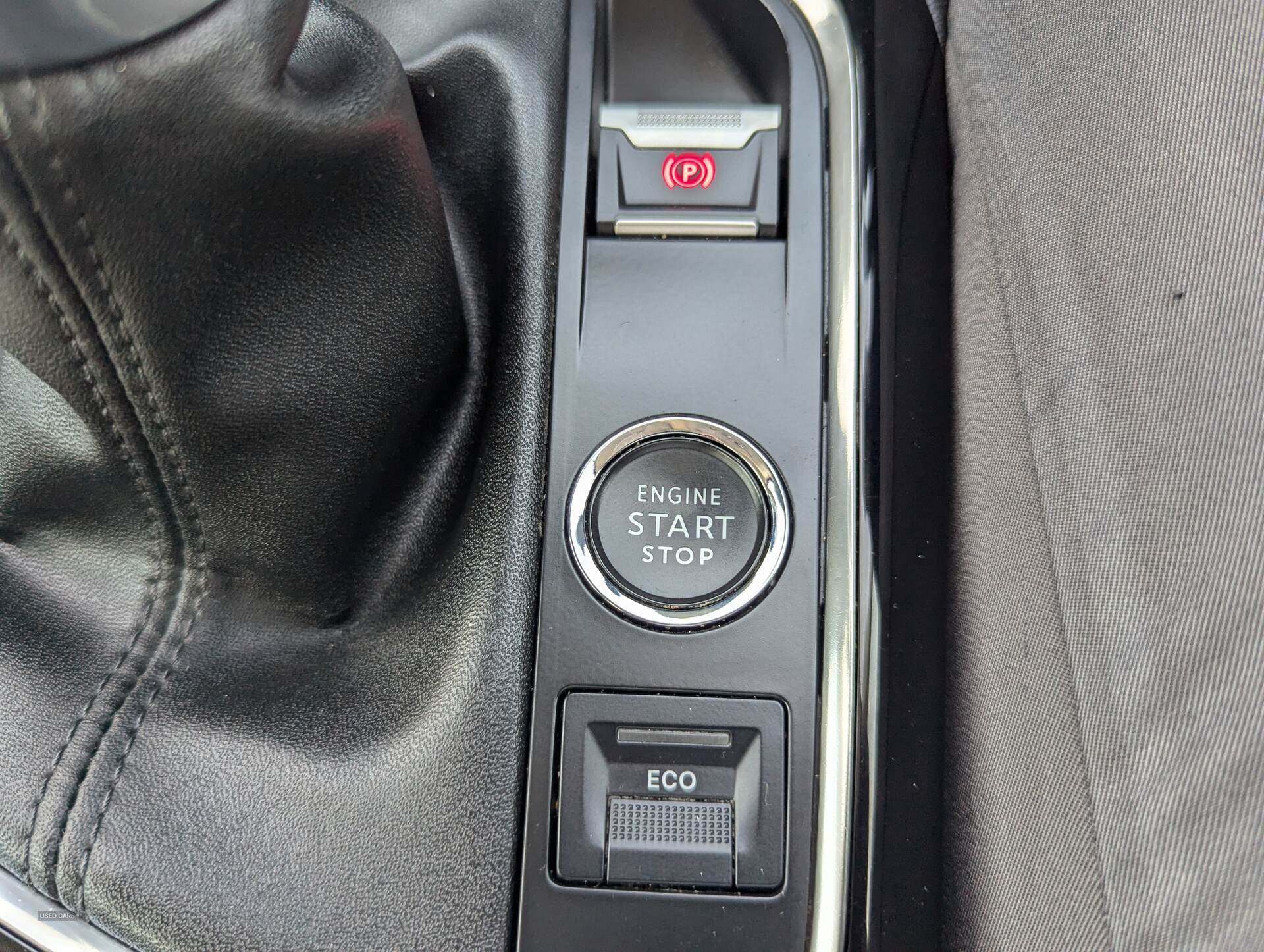 Jan 2022 Peugeot 5008 1.2 PureTech Active Premium 5dr