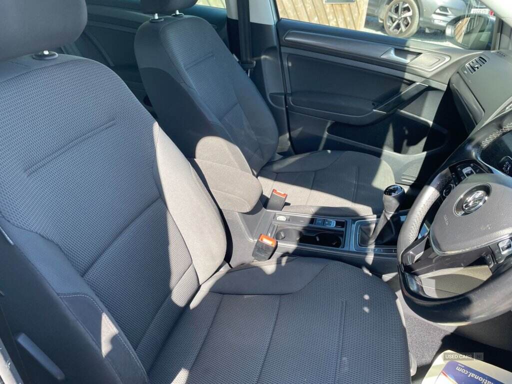Dec 2017 Volkswagen Golf 1.6 TDI SE 5dr [Nav]