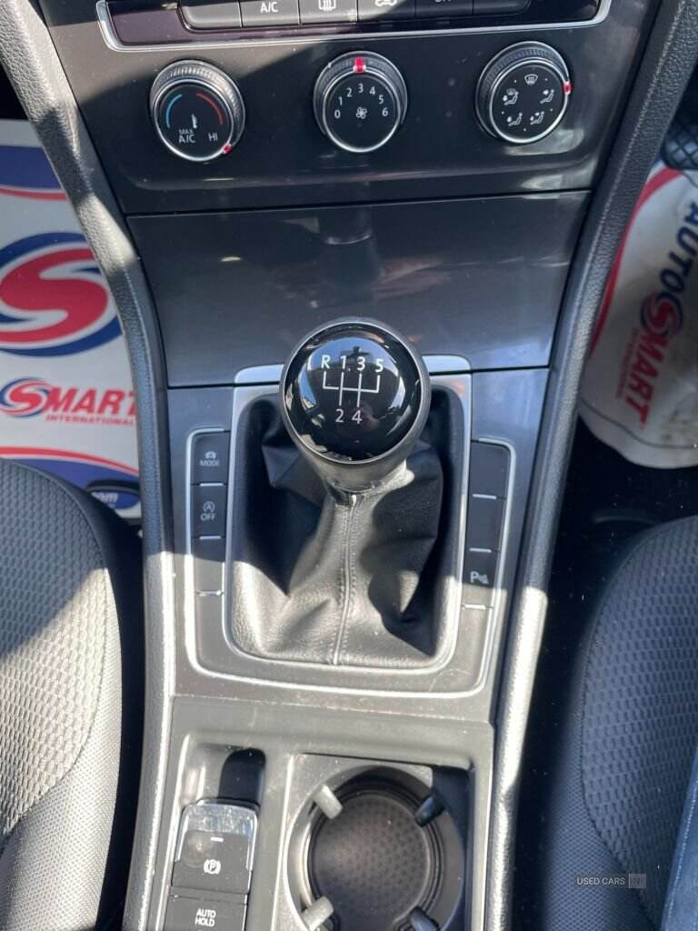 Dec 2017 Volkswagen Golf 1.6 TDI SE 5dr [Nav]