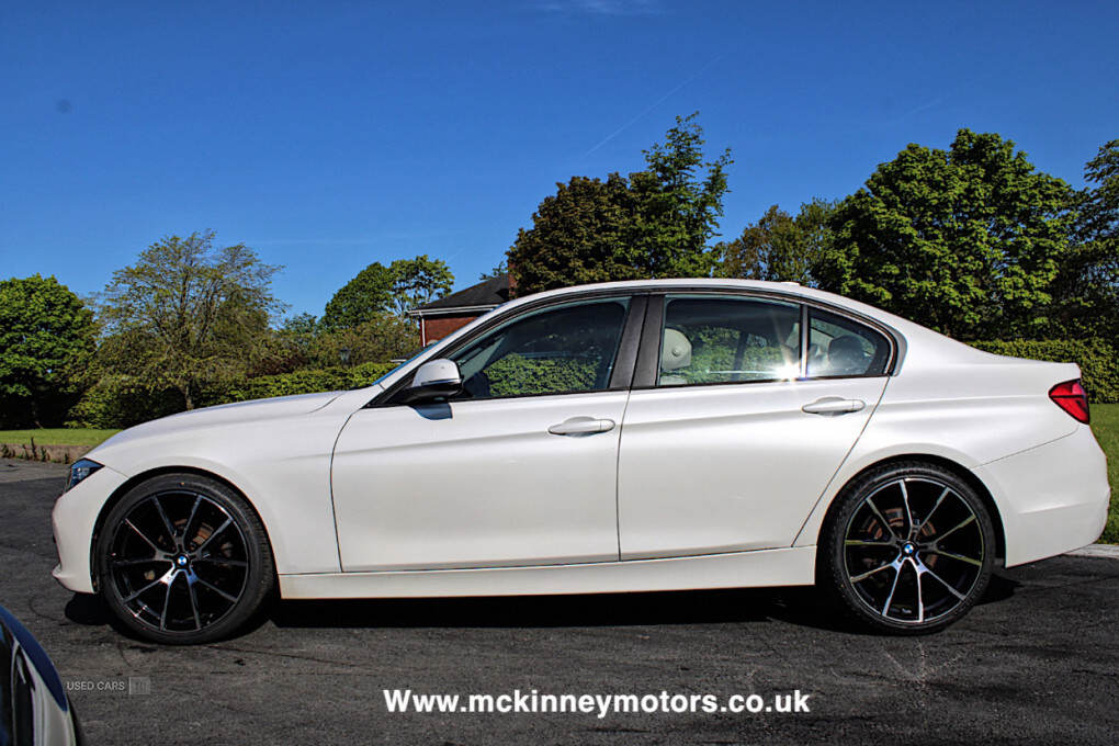 Feb 2016 BMW 3 Series 320d EfficientDynamics Plus 4dr