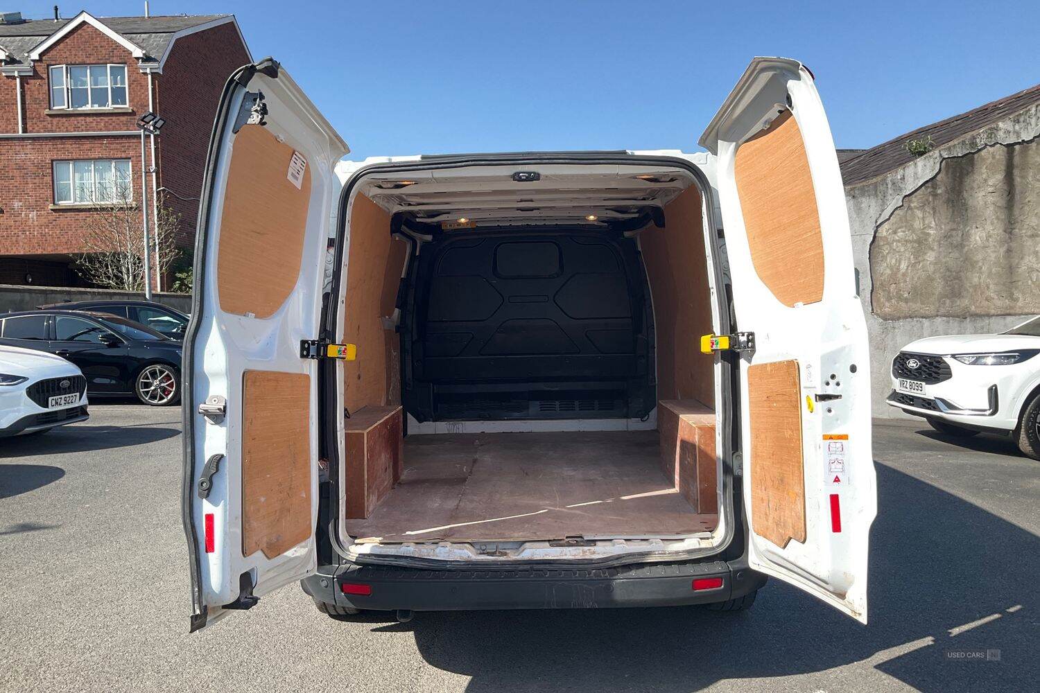 Jul 2022 Ford Transit Custom 2.0 EcoBlue 130ps Low Roof Leader Van