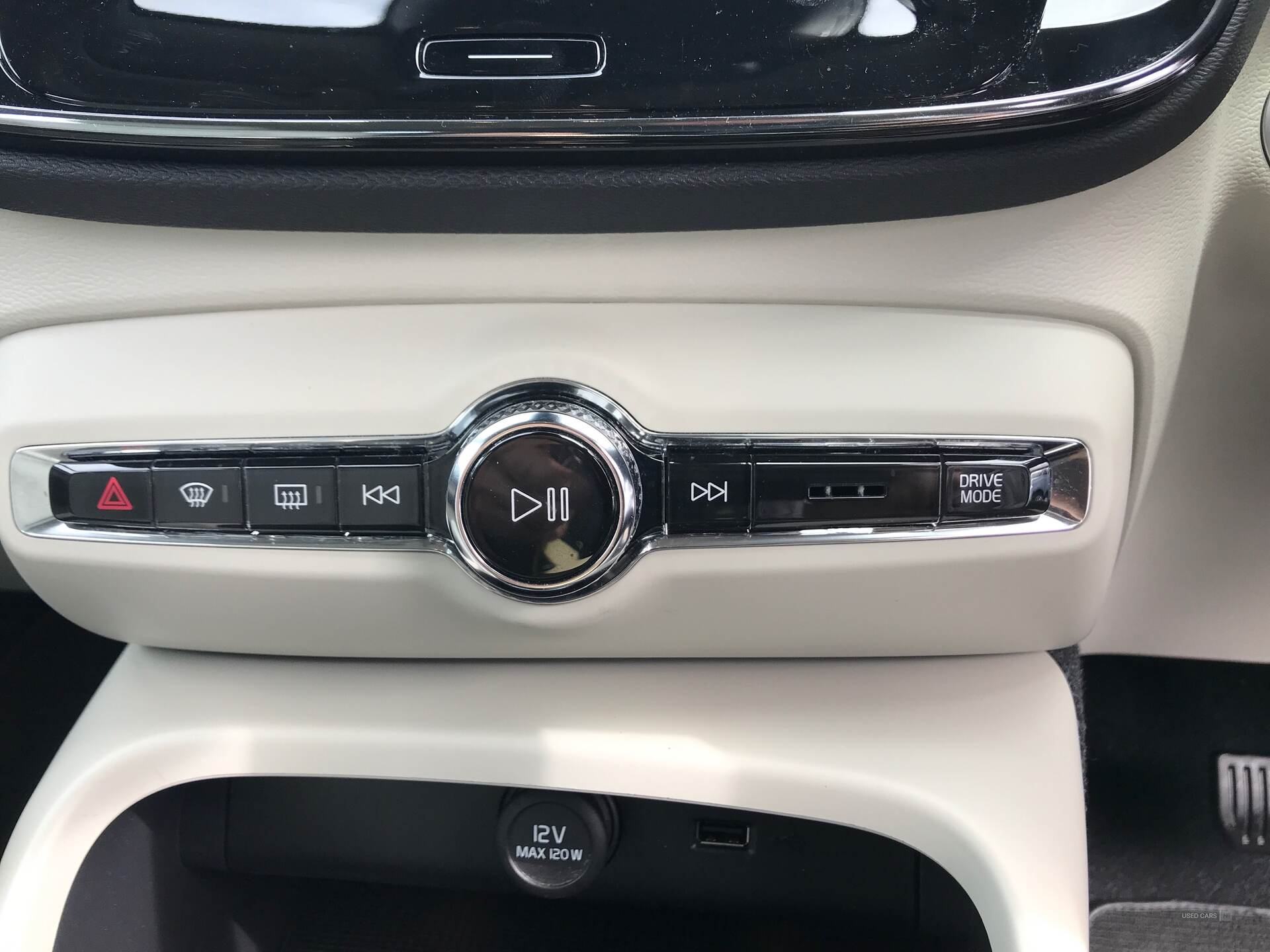 Jun 2020 Volvo XC40 2.0 T4 Inscription Pro 5dr Geartronic