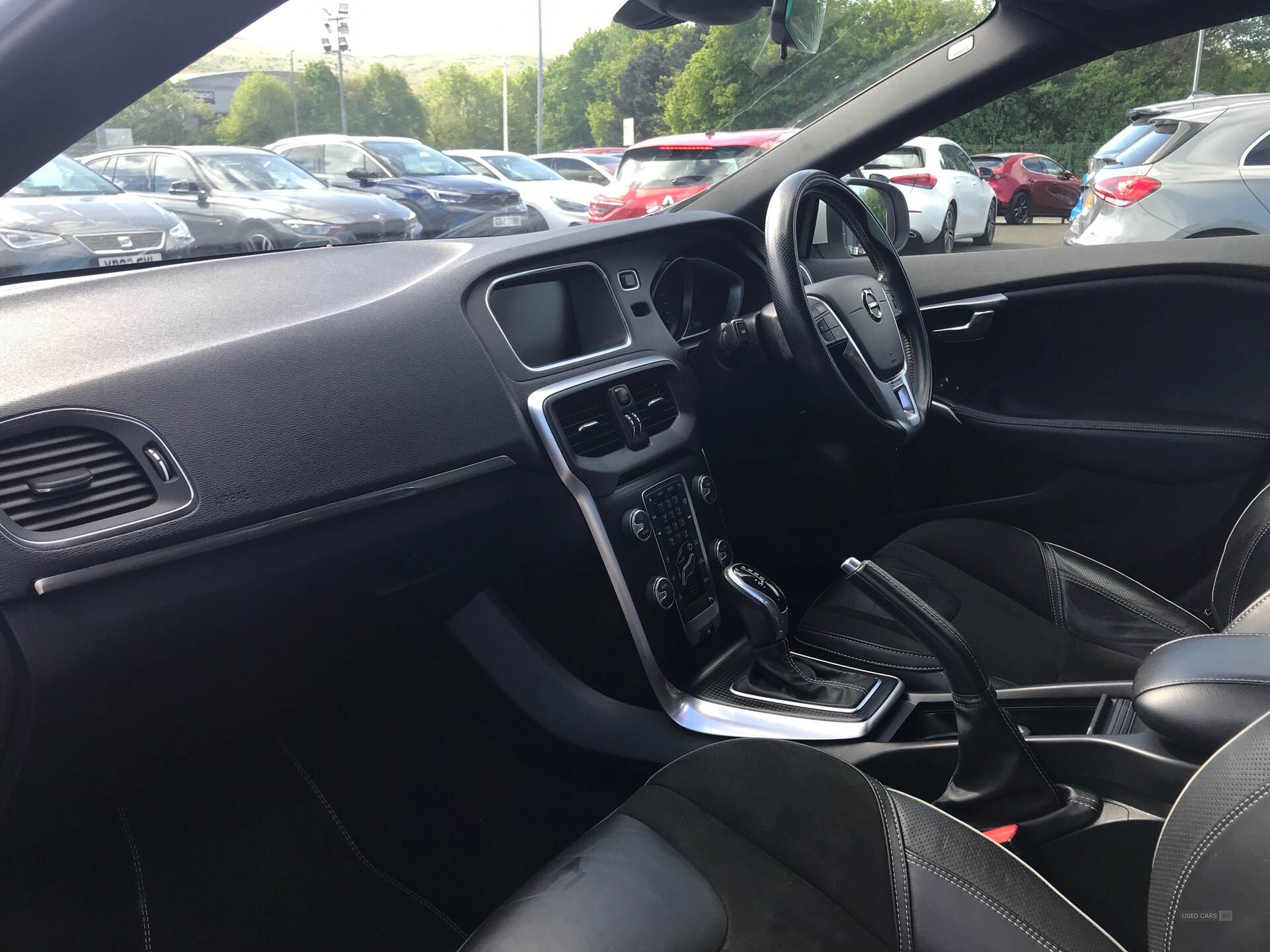 Sep 2018 Volvo V40 T2 [122] R DESIGN Nav Plus 5dr Geartronic
