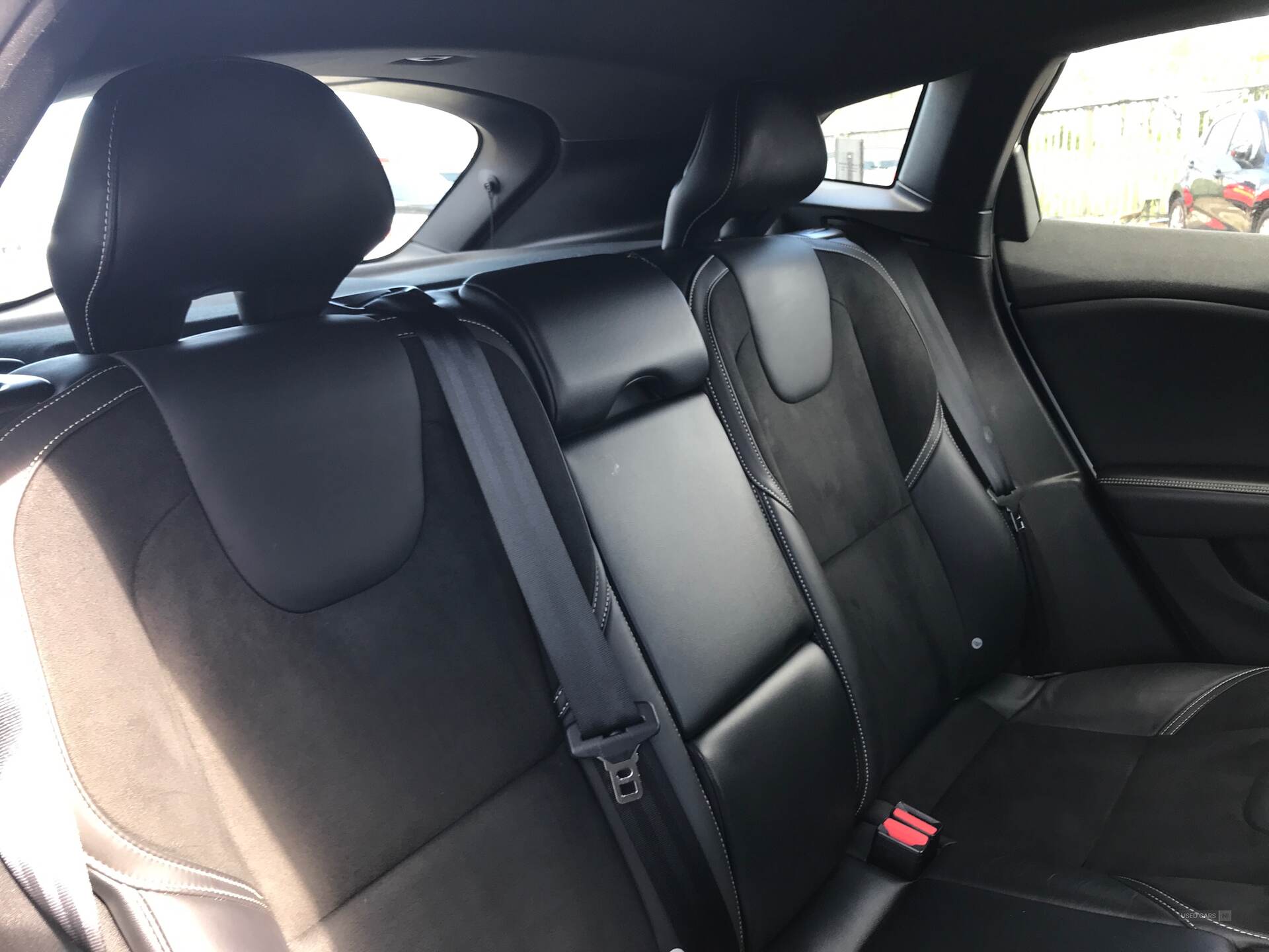 Sep 2018 Volvo V40 T2 [122] R DESIGN Nav Plus 5dr Geartronic
