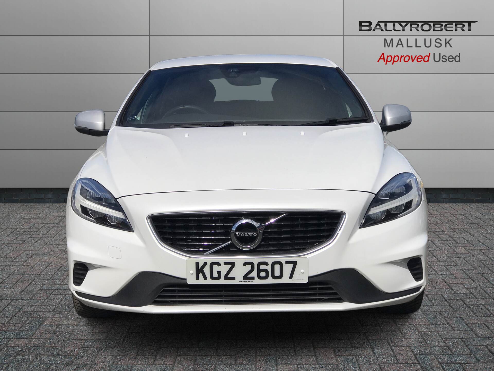 Sep 2018 Volvo V40 T2 [122] R DESIGN Nav Plus 5dr Geartronic