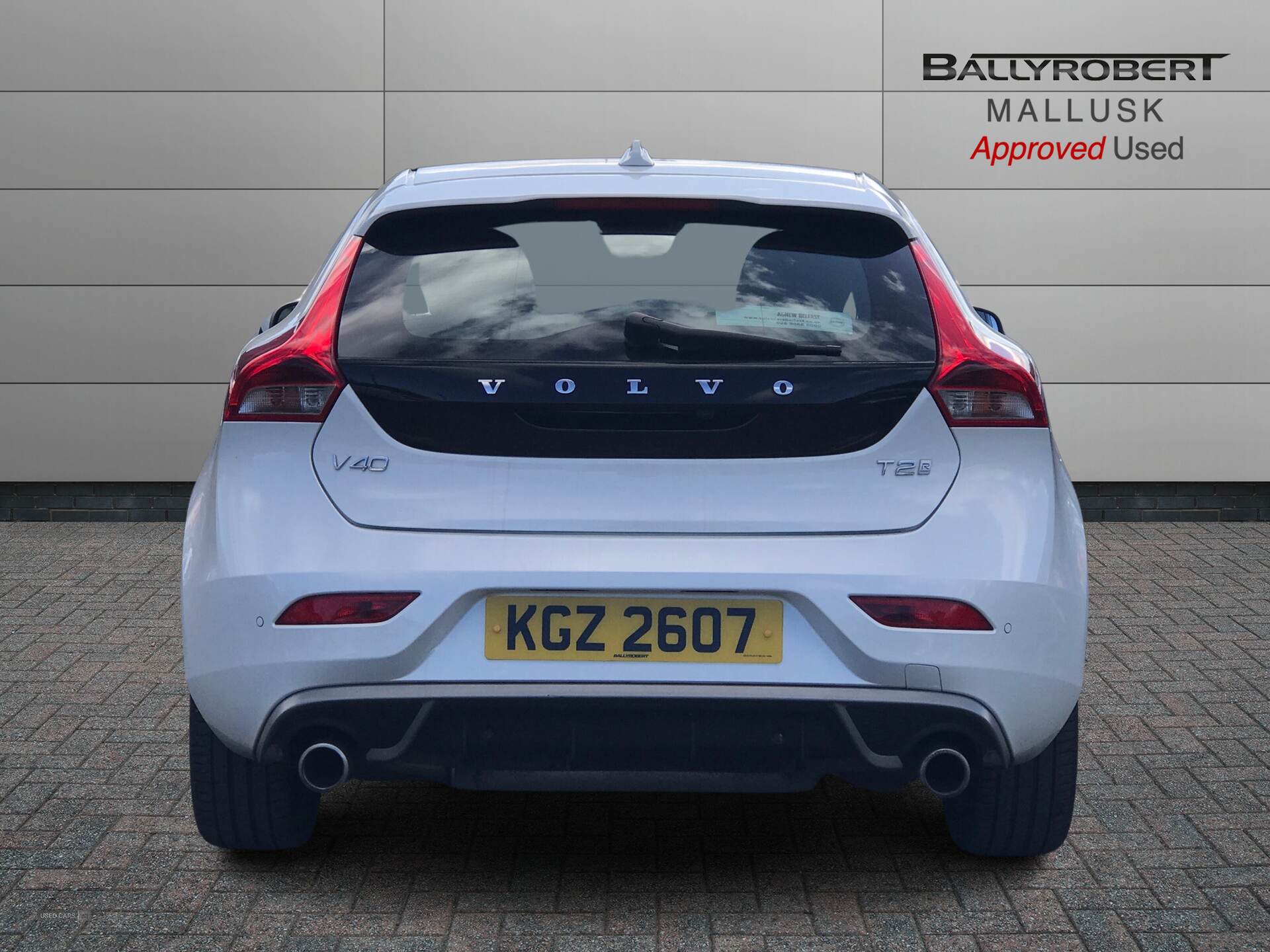 Sep 2018 Volvo V40 T2 [122] R DESIGN Nav Plus 5dr Geartronic