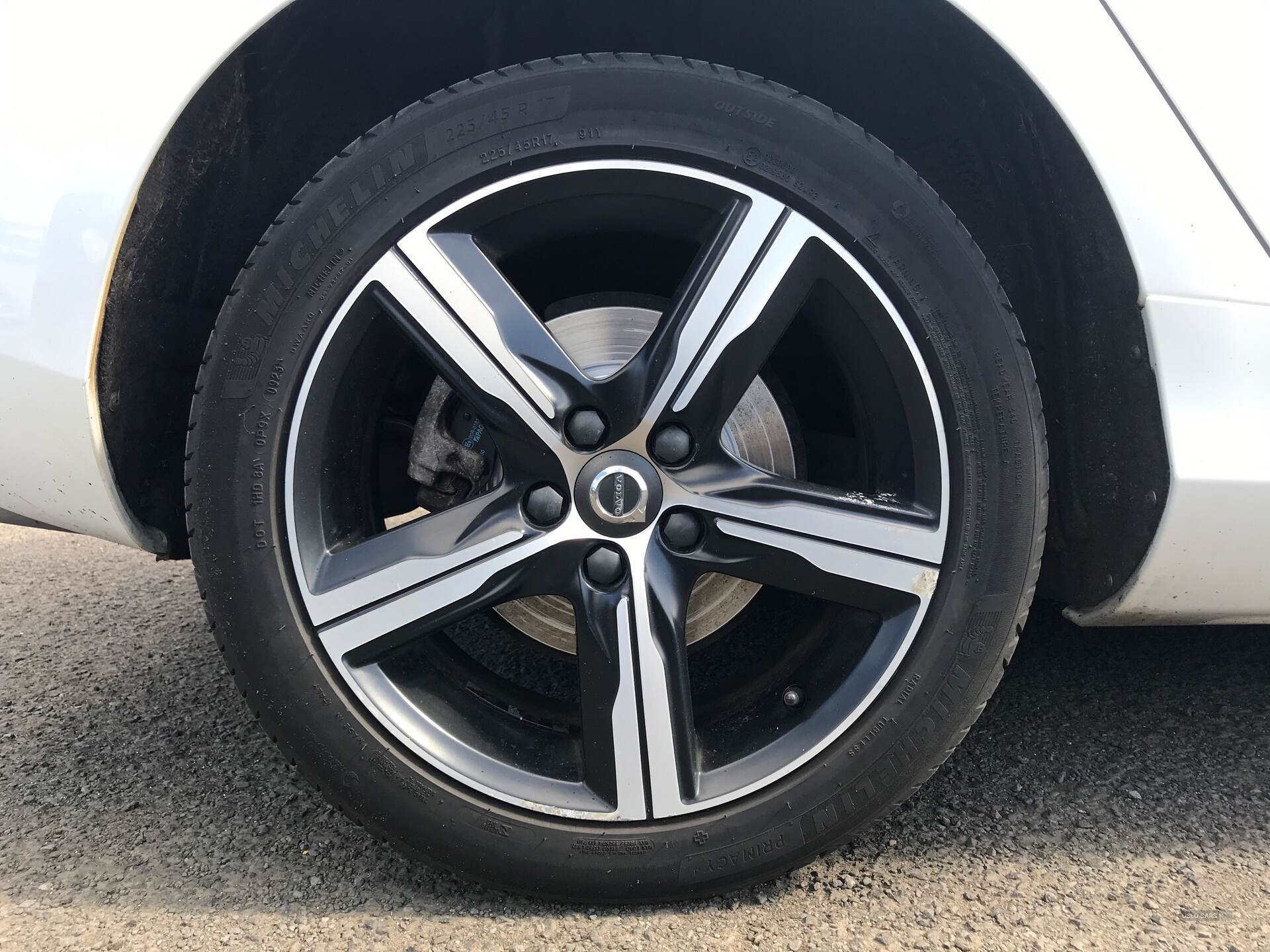 Sep 2018 Volvo V40 T2 [122] R DESIGN Nav Plus 5dr Geartronic