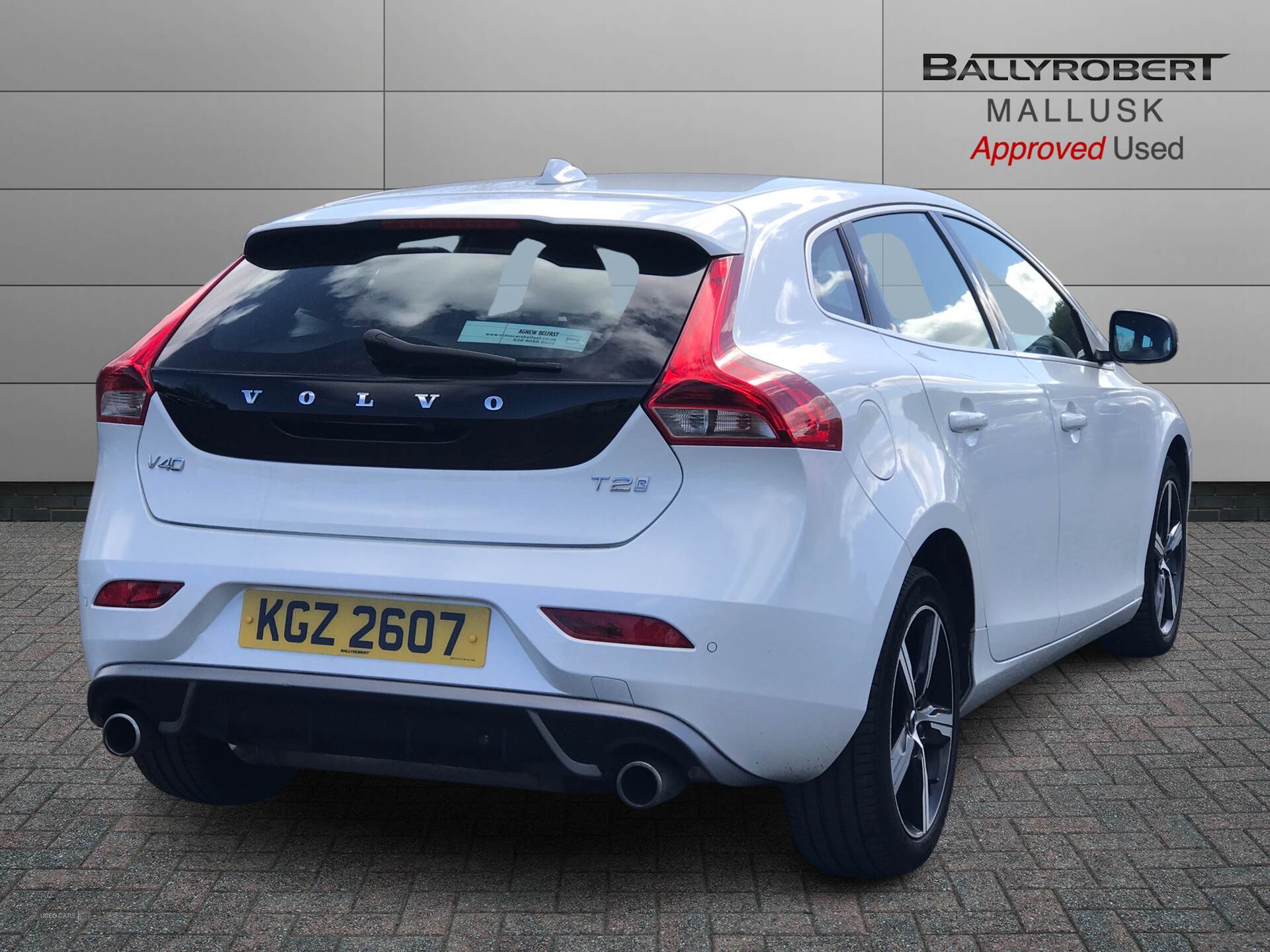 Sep 2018 Volvo V40 T2 [122] R DESIGN Nav Plus 5dr Geartronic