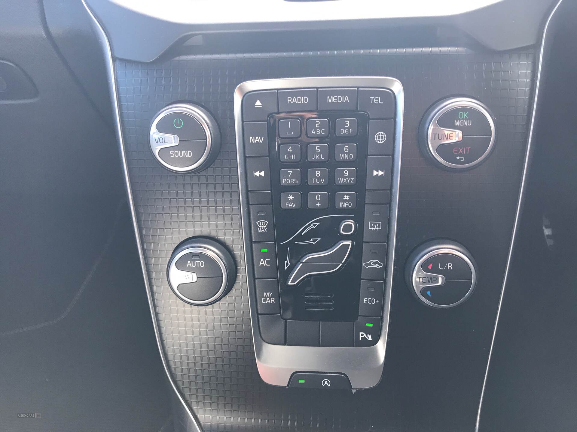 Sep 2018 Volvo V40 T2 [122] R DESIGN Nav Plus 5dr Geartronic