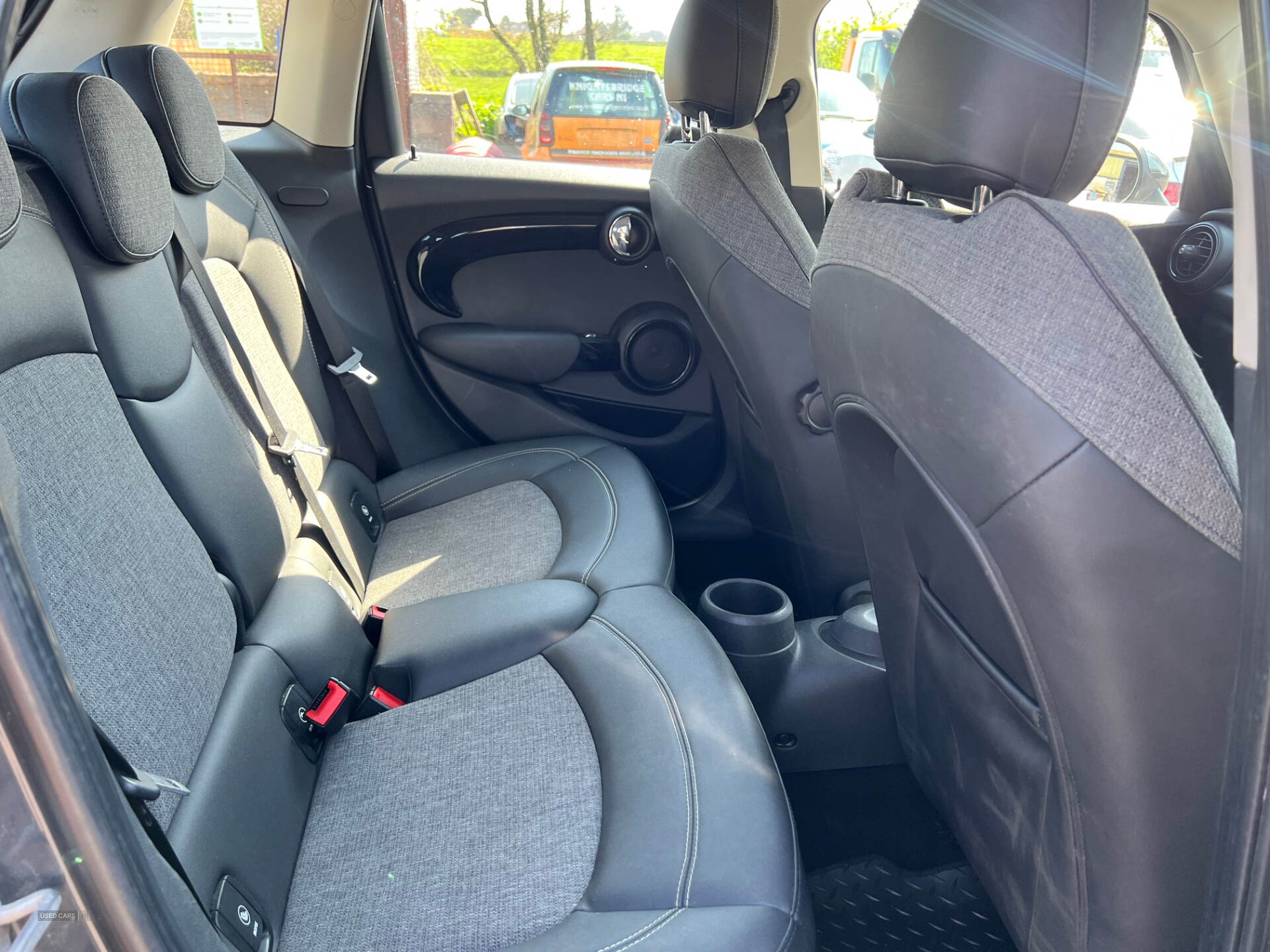 Dec 2015 MINI Hatch 2.0 Cooper S D 5dr