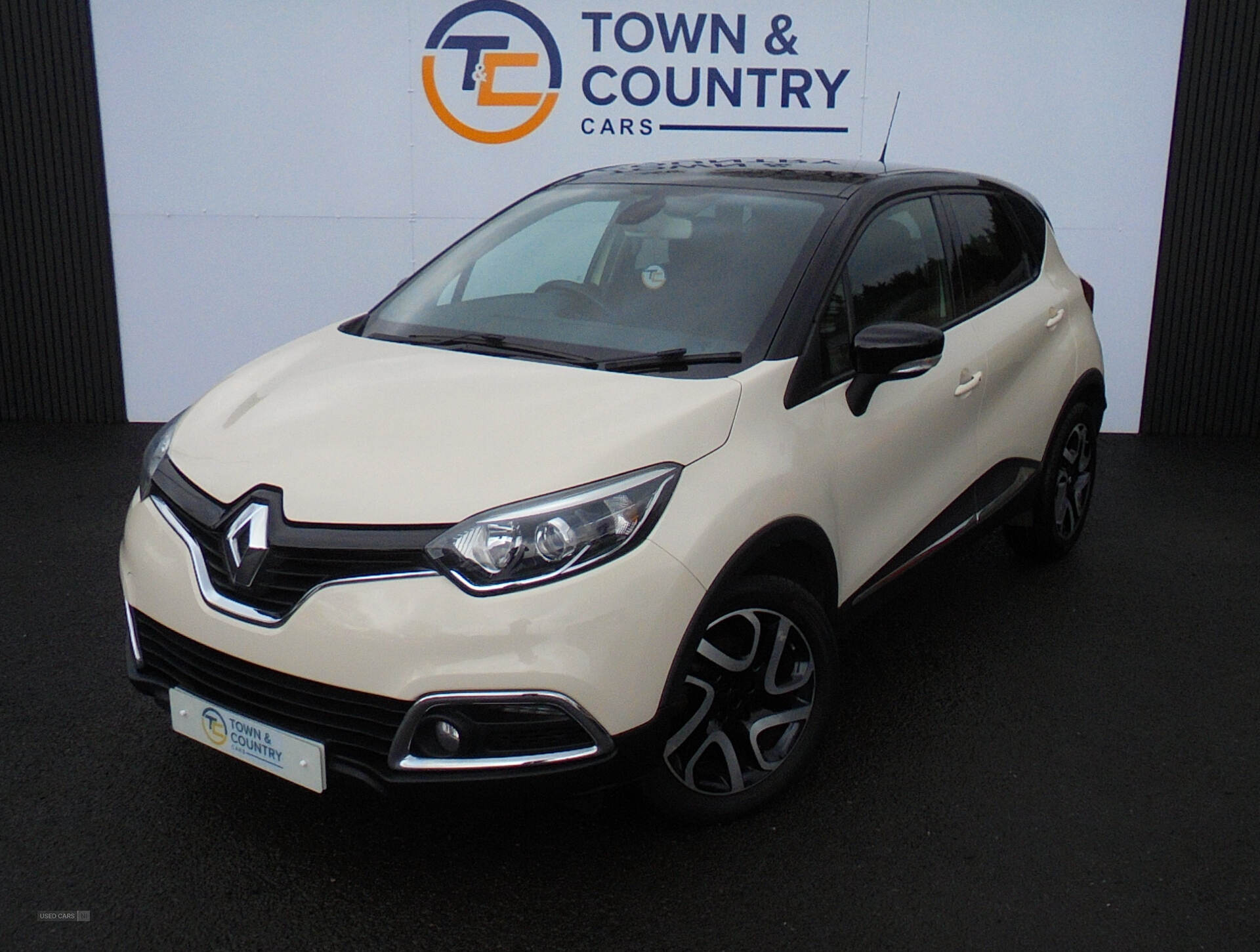 Renault Captur DIESEL HATCHBACK in Antrim
