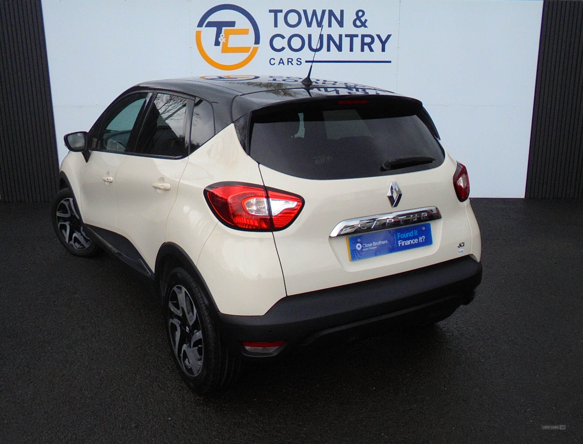 Renault Captur DIESEL HATCHBACK in Antrim