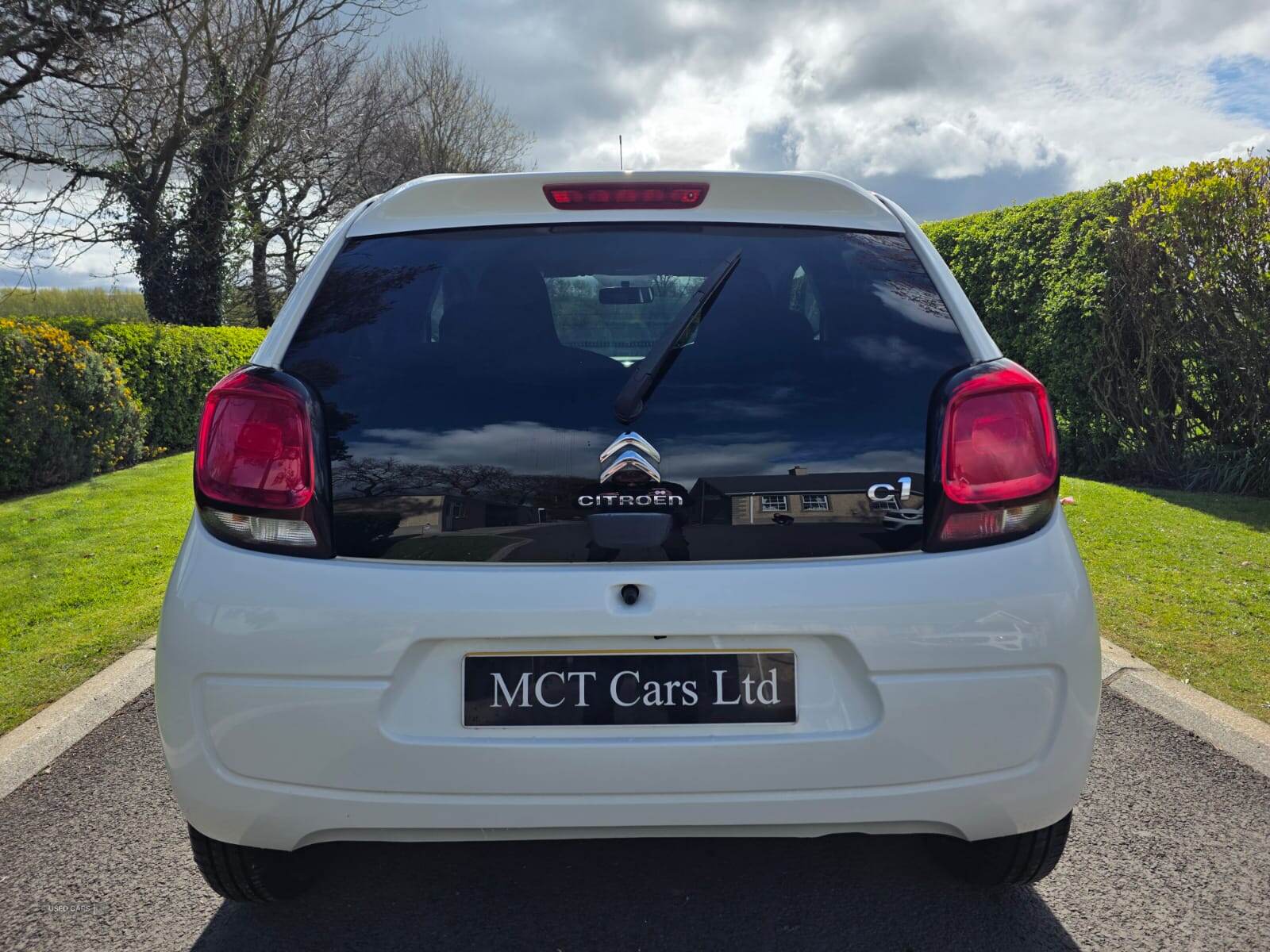 Apr 2017 Citroen C1 1.2 PureTech Flair 5dr