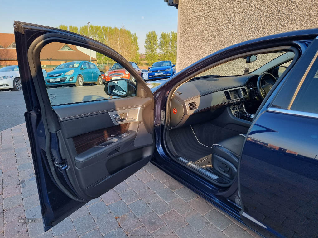 May 2015 Jaguar XF 2.2d [200] Portfolio 4dr Auto