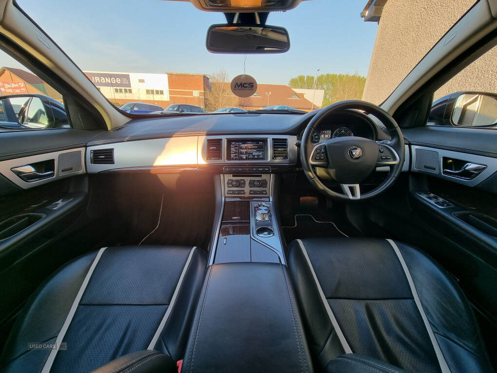 May 2015 Jaguar XF 2.2d [200] Portfolio 4dr Auto