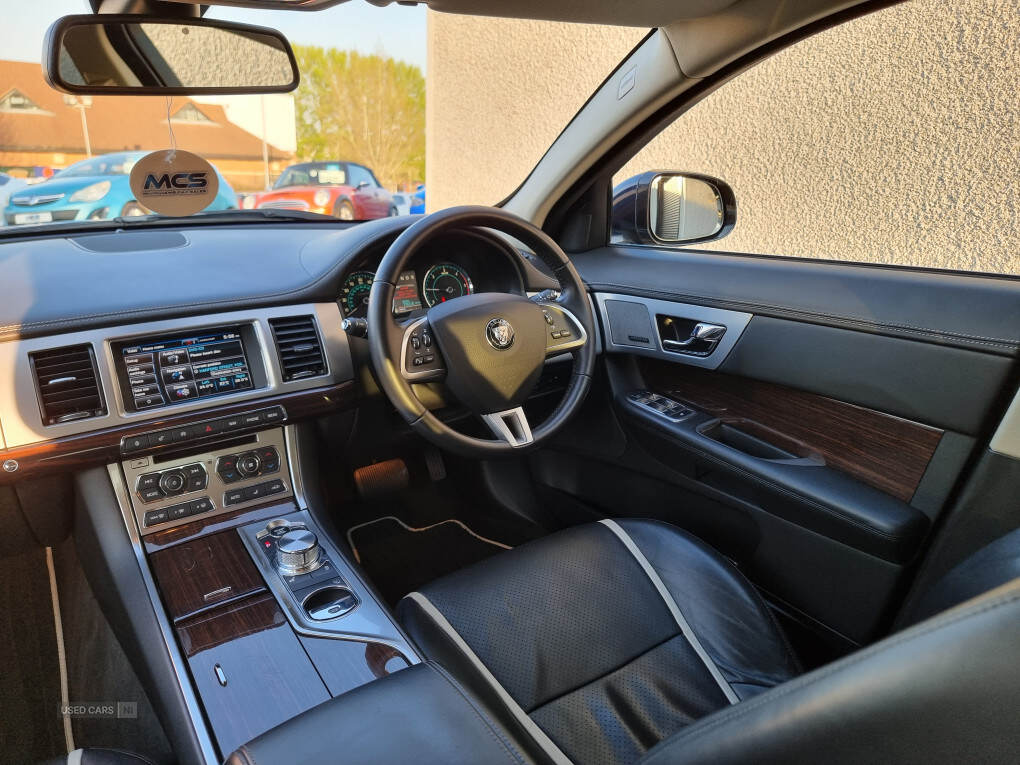 May 2015 Jaguar XF 2.2d [200] Portfolio 4dr Auto