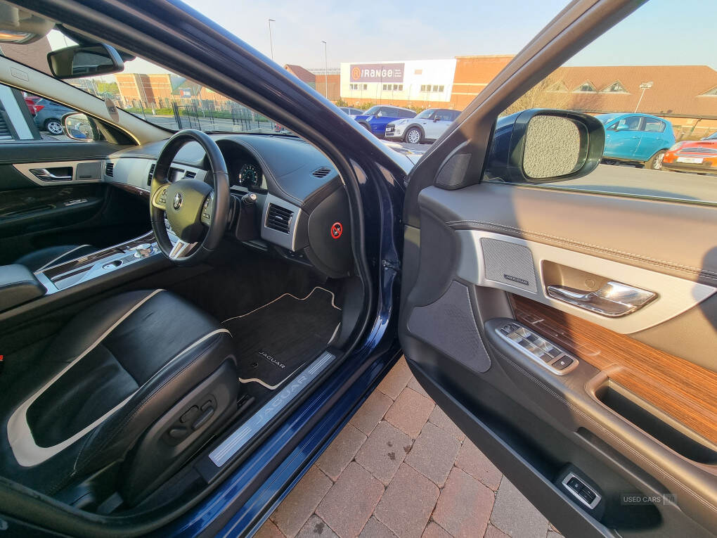 May 2015 Jaguar XF 2.2d [200] Portfolio 4dr Auto