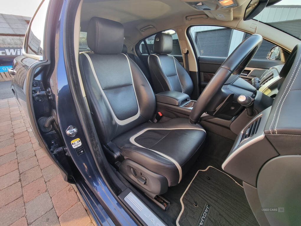 May 2015 Jaguar XF 2.2d [200] Portfolio 4dr Auto