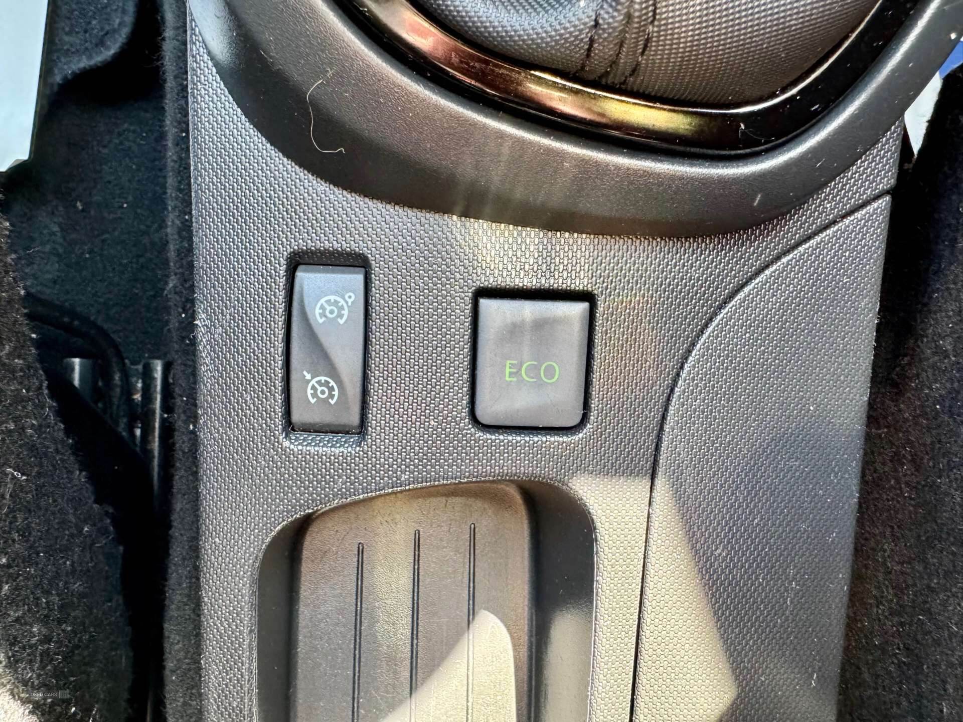 Nov 2013 Renault Captur 0.9 TCE 90 Dynamique MediaNav Energy 5dr