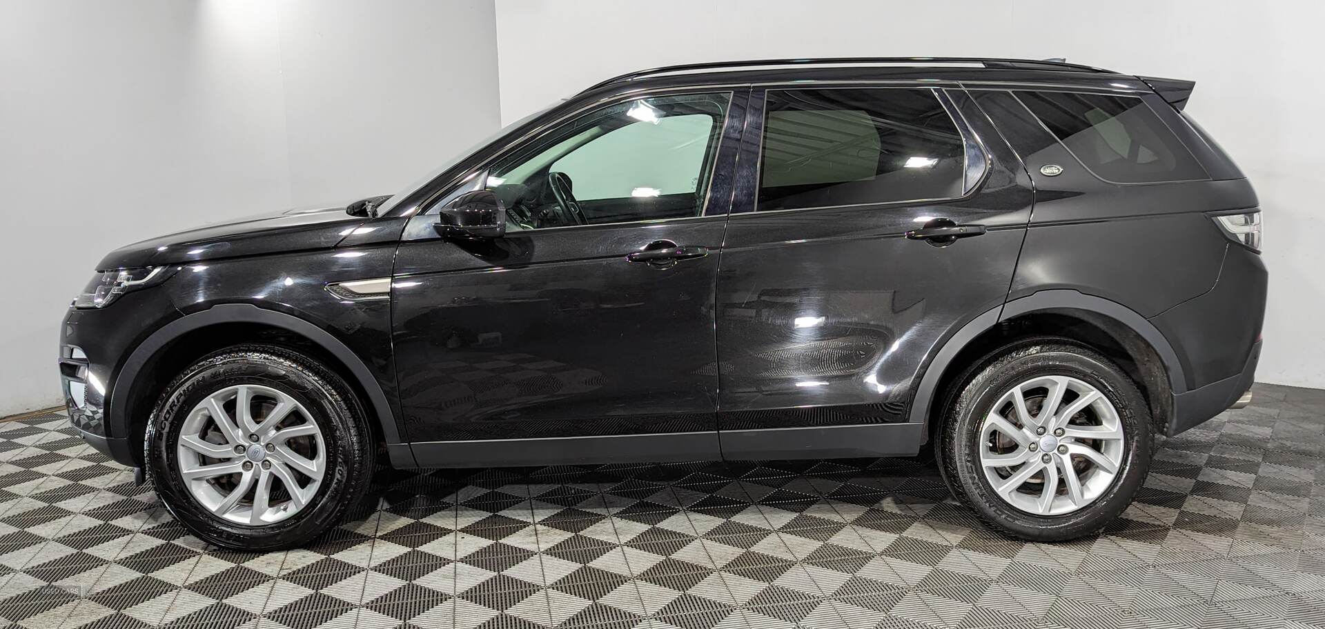 Sep 2019 Land Rover Discovery Sport 2.0 TD4 180 SE Tech 5dr Auto