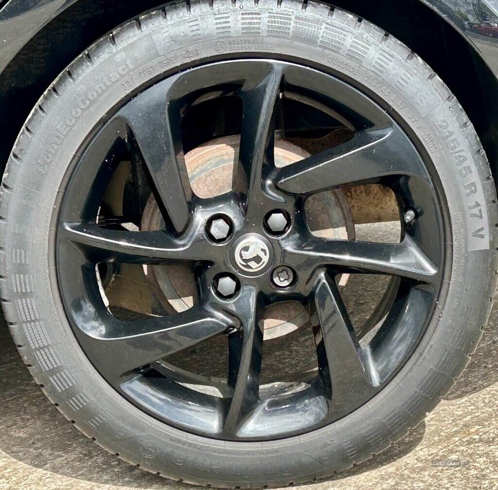 Jan 2019 Vauxhall Corsa 1.4 SRi Vx-line Nav Black 5dr