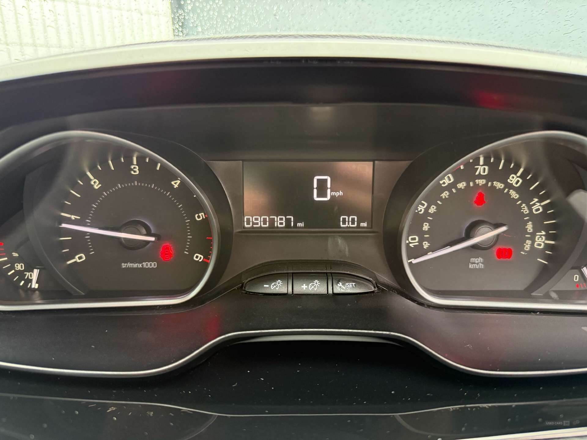 May 2016 Peugeot 208 1.6 BlueHDi Active 5dr