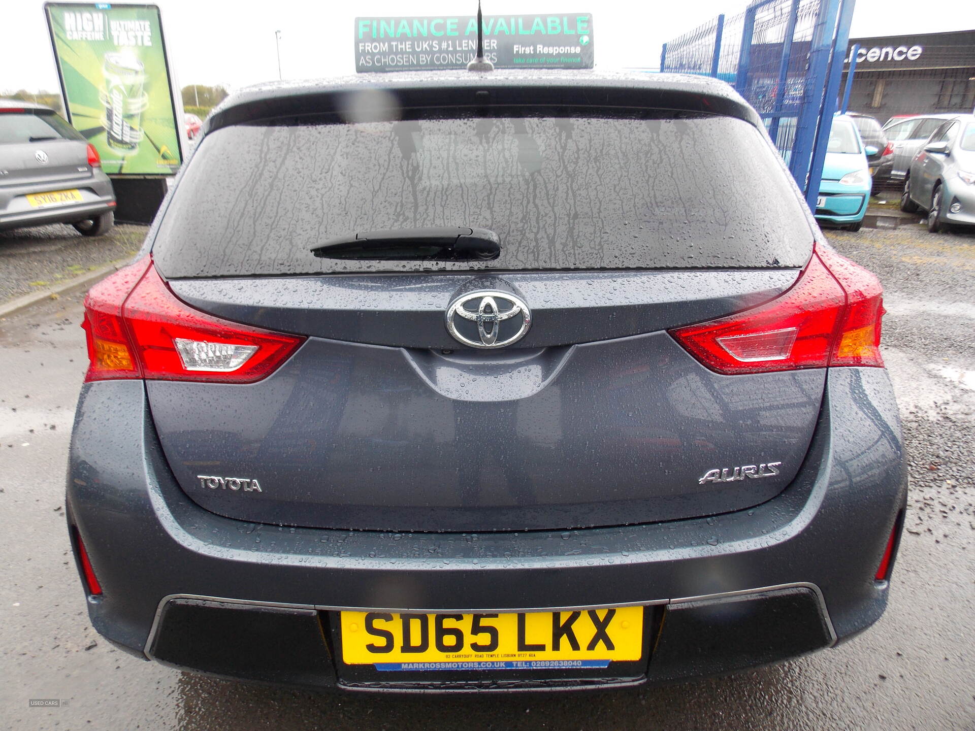 Sep 2015 Toyota Auris 1.33 Dual VVTi Icon+ 5dr