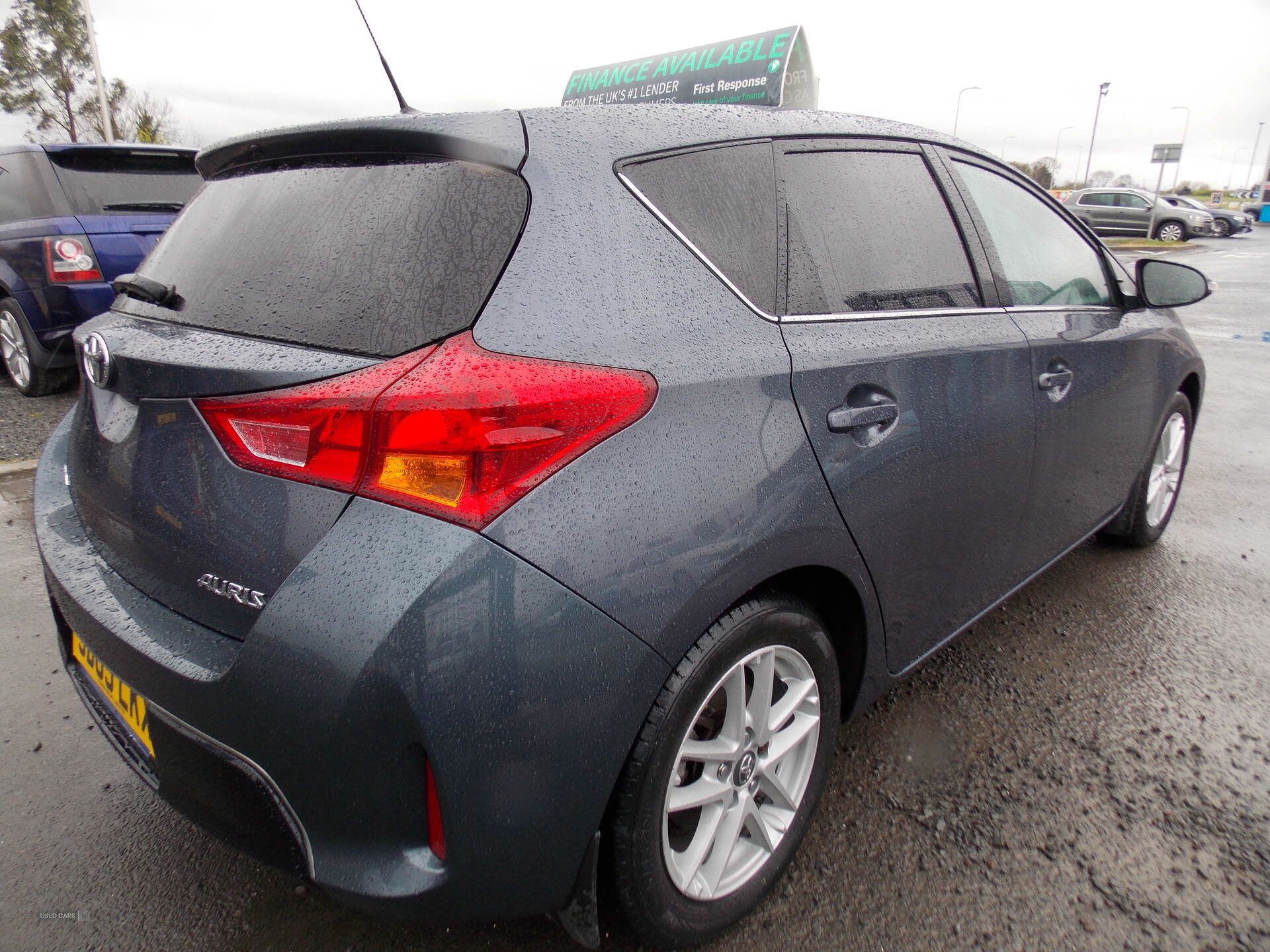 Sep 2015 Toyota Auris 1.33 Dual VVTi Icon+ 5dr