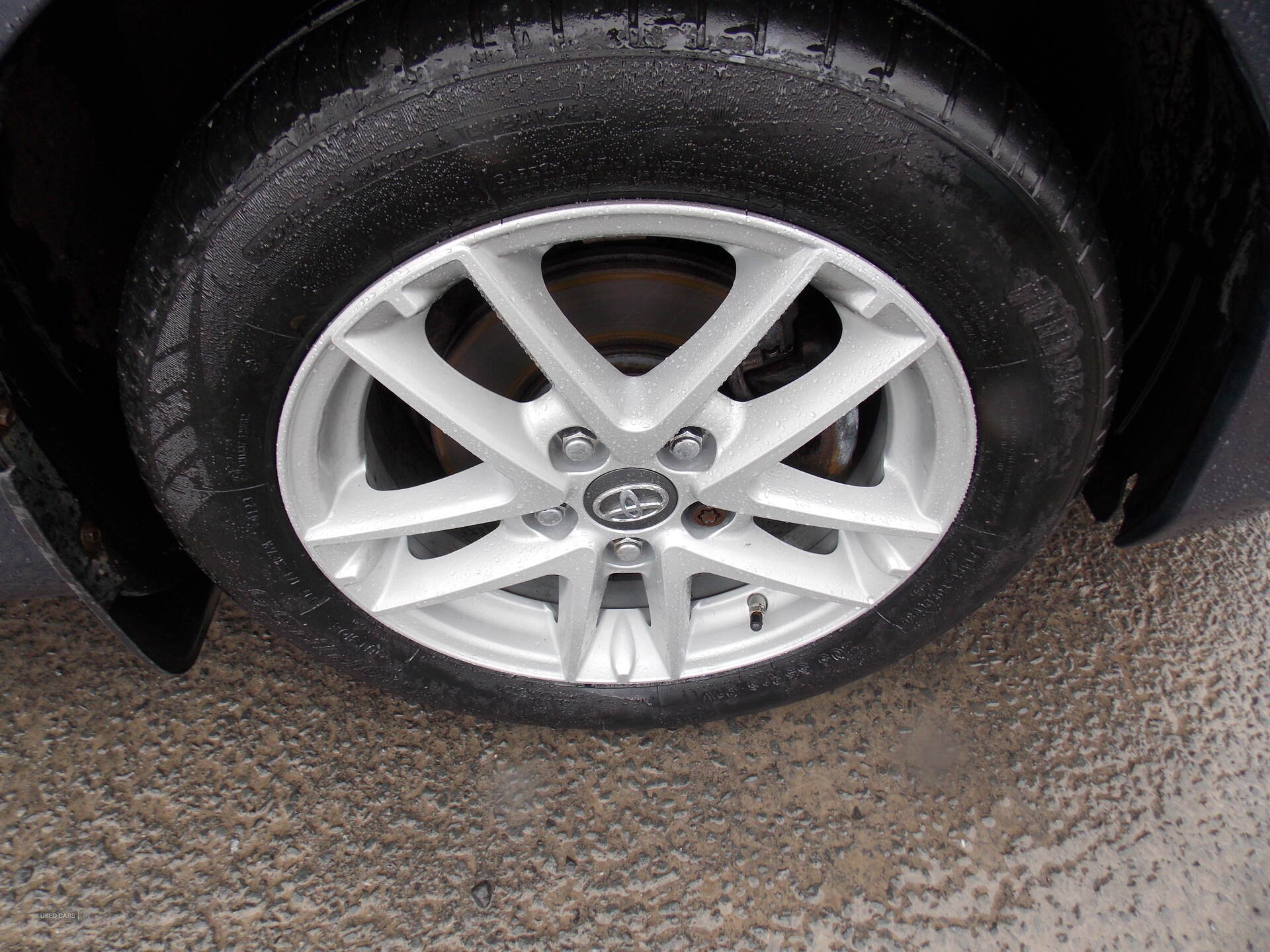 Sep 2015 Toyota Auris 1.33 Dual VVTi Icon+ 5dr