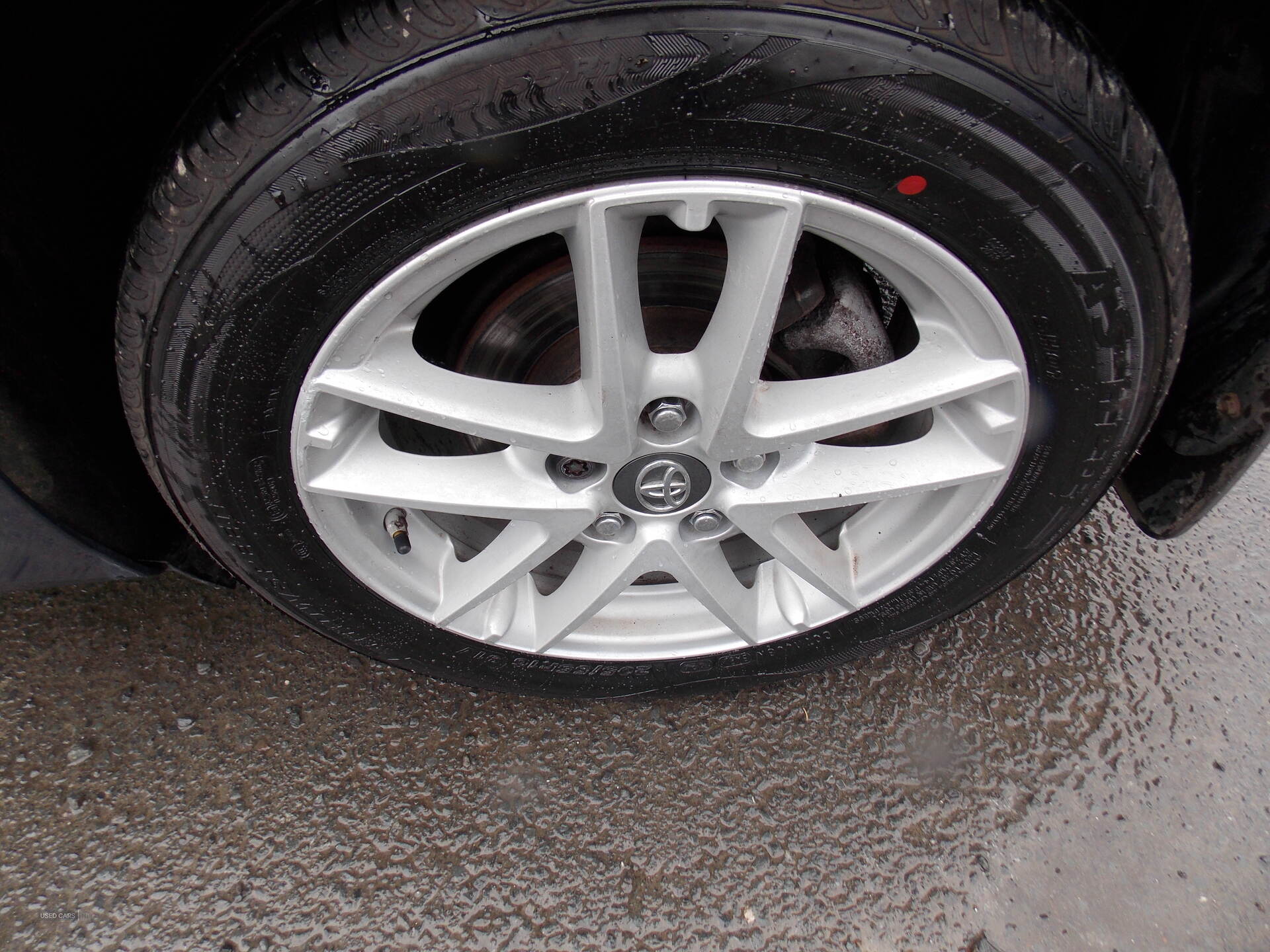 Sep 2015 Toyota Auris 1.33 Dual VVTi Icon+ 5dr
