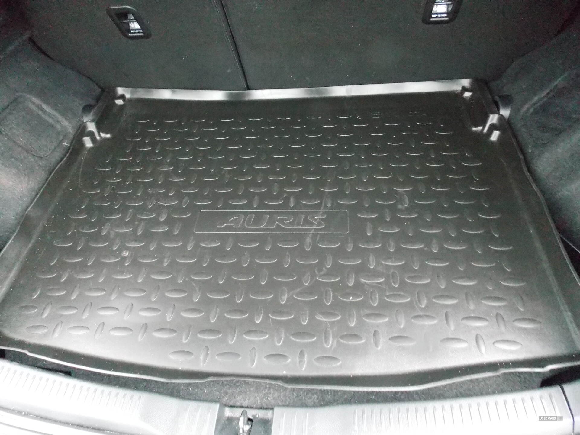 Sep 2015 Toyota Auris 1.33 Dual VVTi Icon+ 5dr
