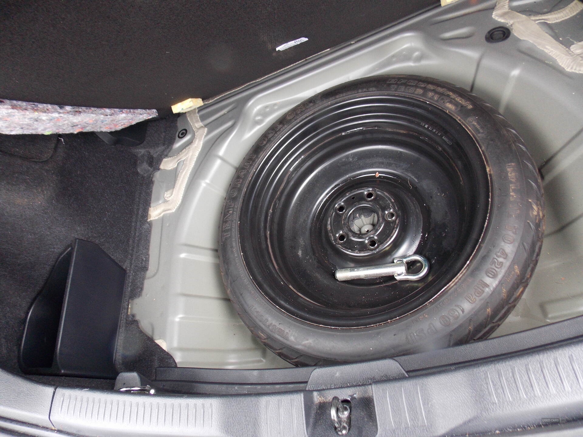 Sep 2015 Toyota Auris 1.33 Dual VVTi Icon+ 5dr